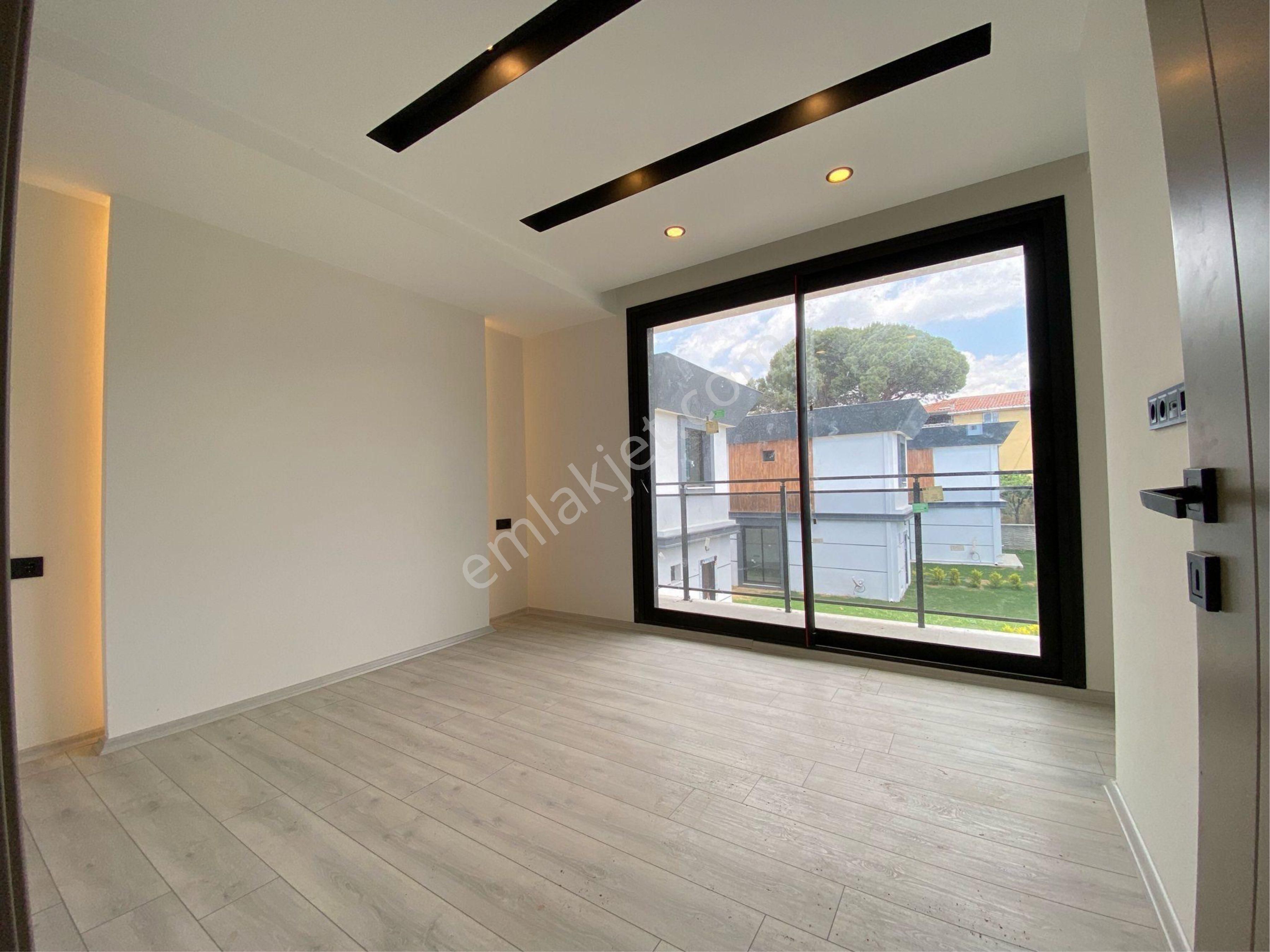 Kuşadası’nda Denize Yakın Havuzlu Tek Müstakil Satılık Villa - Görsel 10