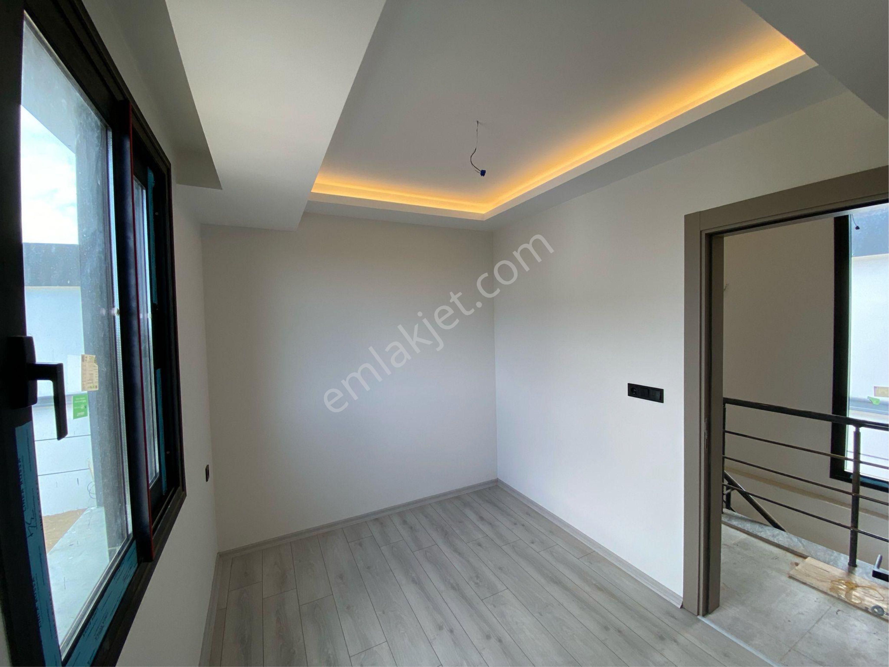 Kuşadası’nda Denize Yakın Havuzlu Tek Müstakil Satılık Villa - Görsel 9