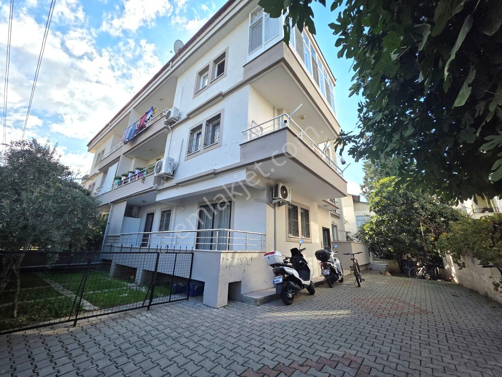 Goldhouse Dan Satılık Pazaryeri Mahallesinde Kaçırılmayacak 2+1 Dubleks Daire - Görsel 3