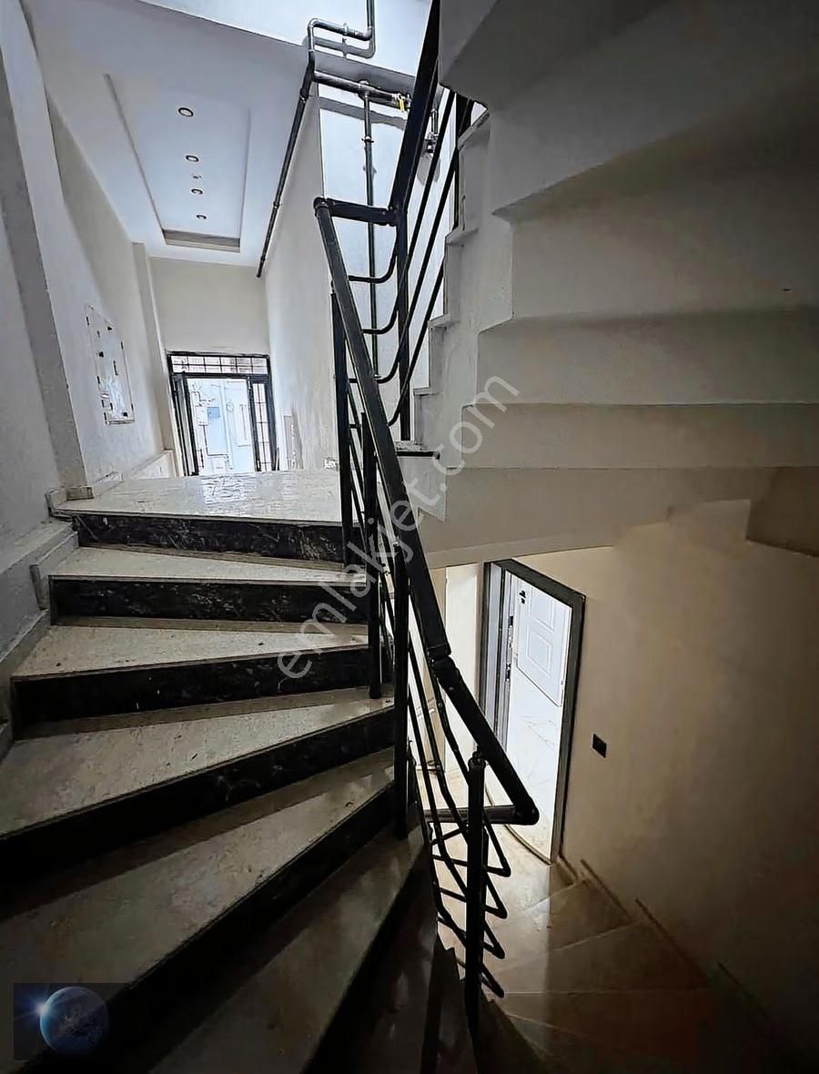 Buca İnönü Mah/de Satılık 3 Katlı Sıfır Müstakil - Görsel 4