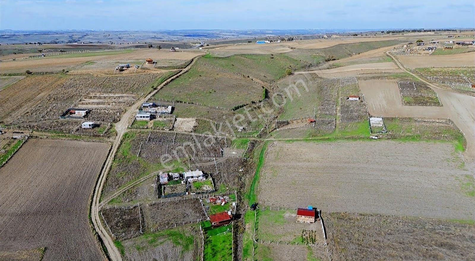 Silivri Değirmenköy`de Bağ Evlerinin İçinde Satılık 932 M2 Tarla - Görsel 3