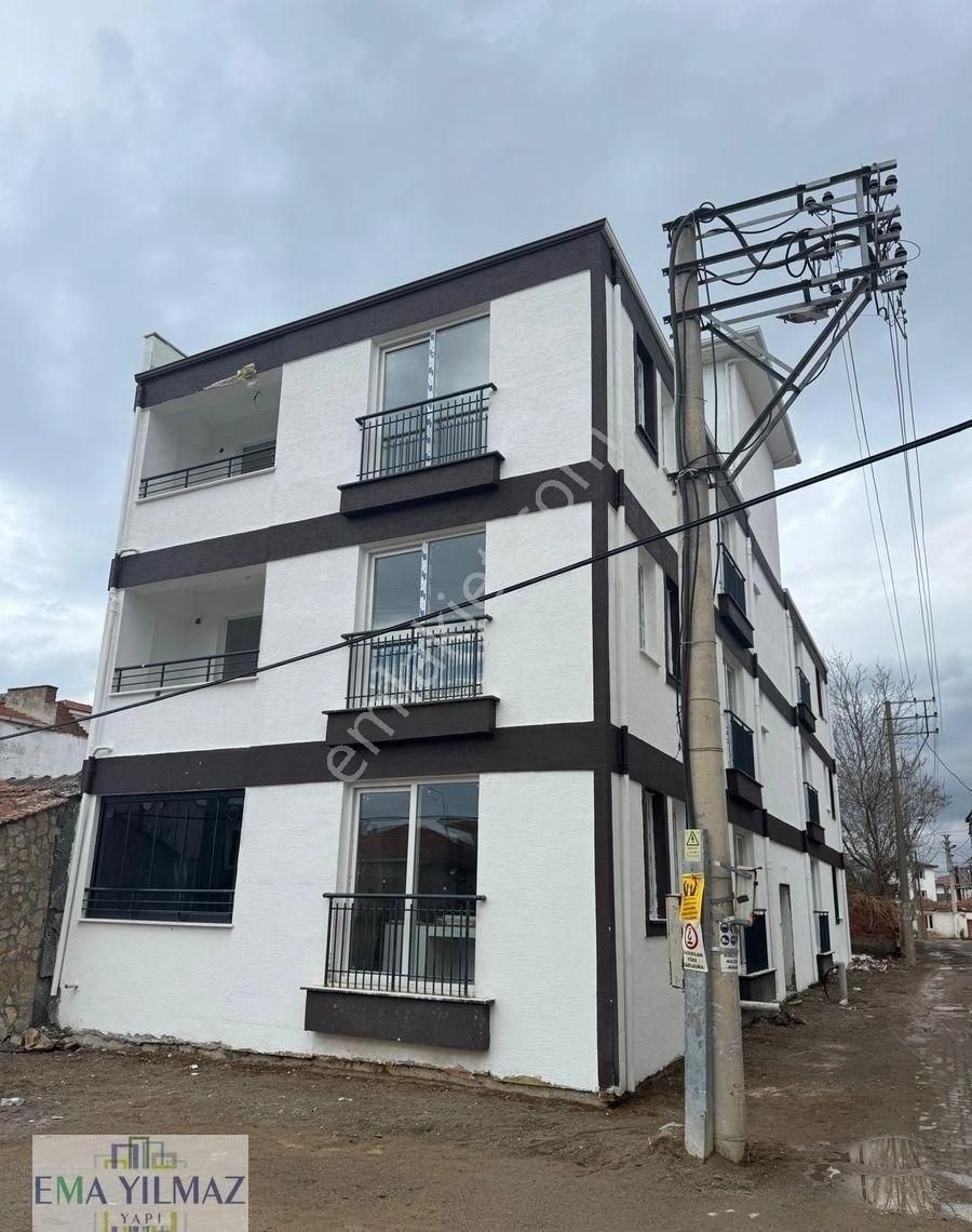 Gömeç Merkezde Krediye Hazır Türk Ev 16 Kullanışlı 2+1 Daire - Görsel 23