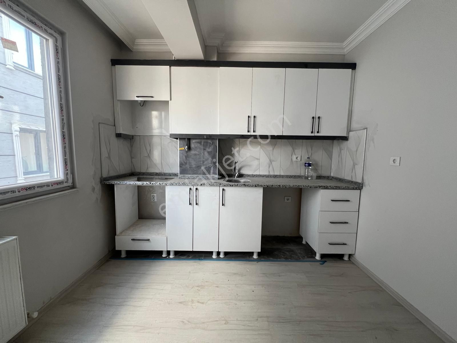 Roma' Dan Yeni Mahalle' De Satılık Daire - Görsel 8