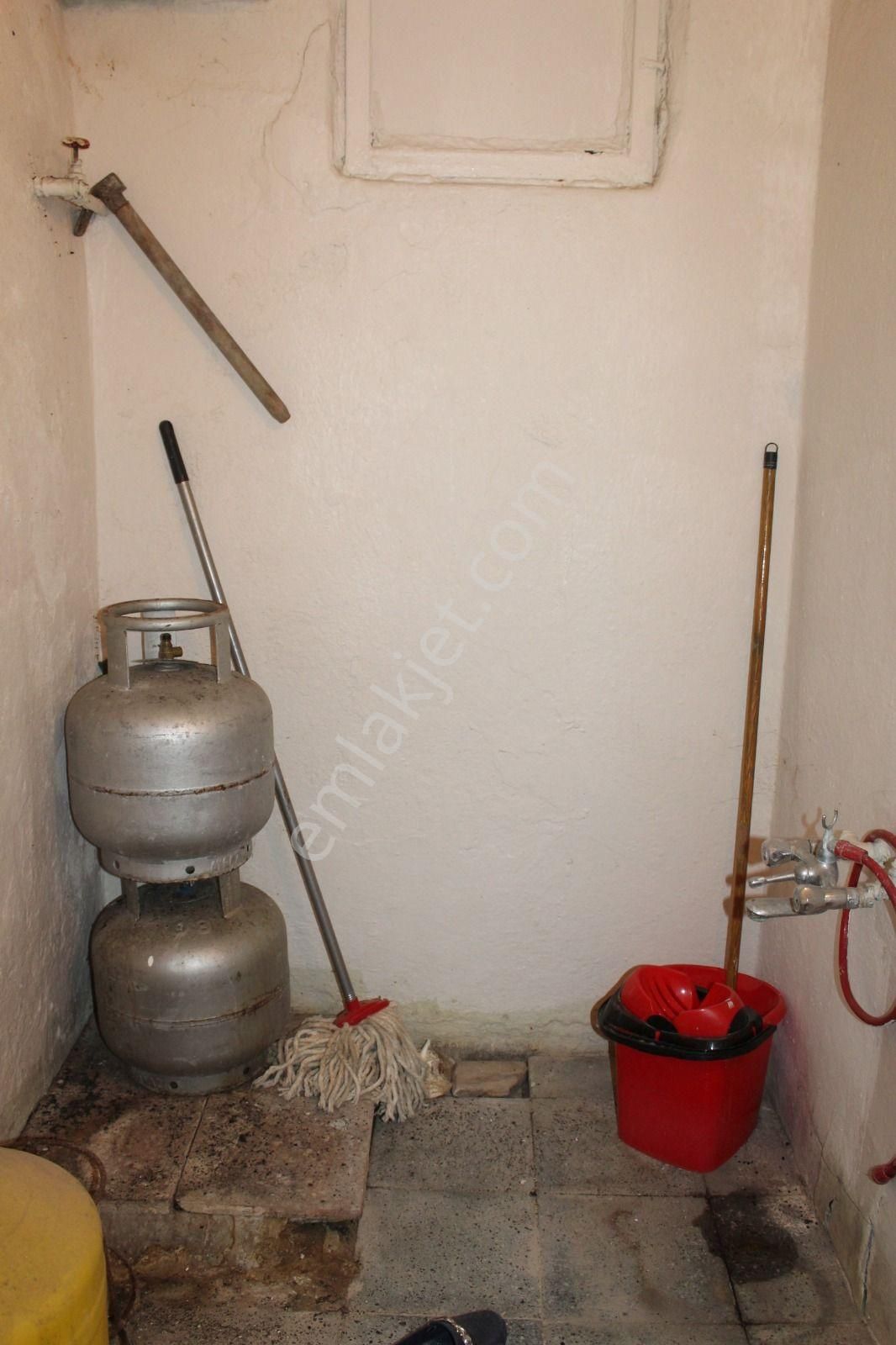 Ayvalık Merkez'de Deniz Manzaralı Bahçeli 2 Katlı Müstakil Kagir Ev - Görsel 17