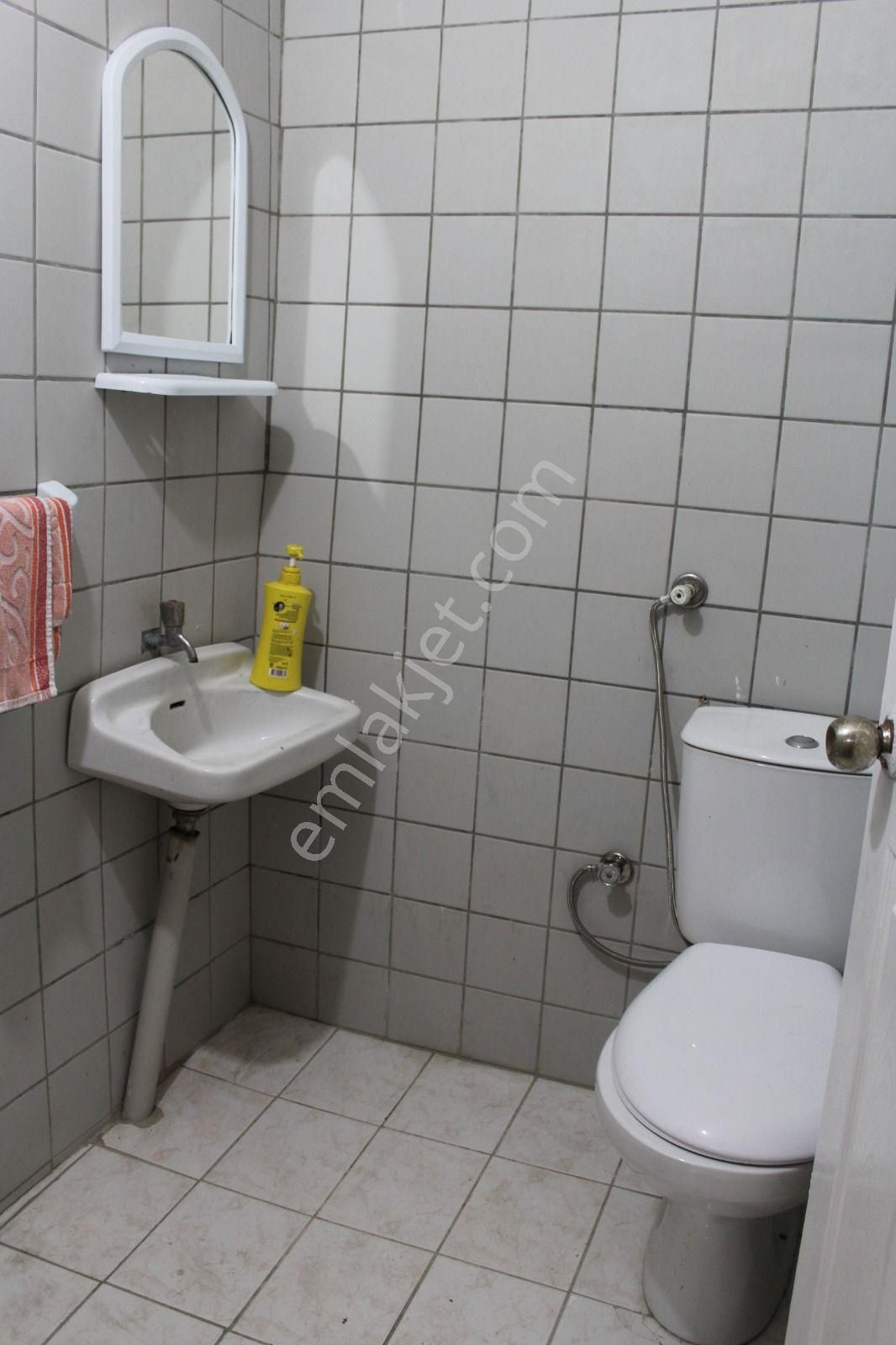 Ayvalık Merkez'de Deniz Manzaralı Bahçeli 2 Katlı Müstakil Kagir Ev - Görsel 16