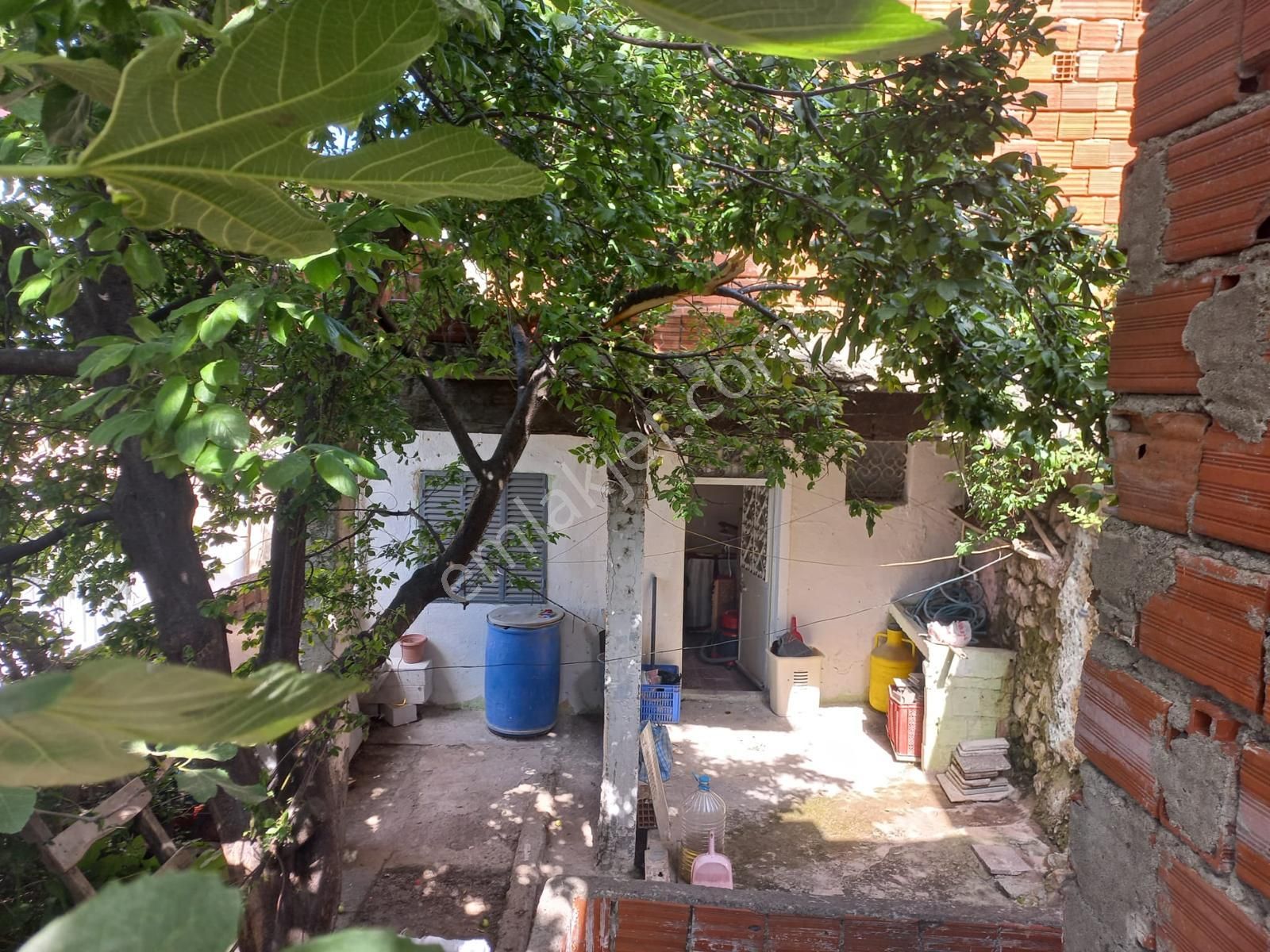 Ayvalık Merkez'de Deniz Manzaralı Bahçeli 2 Katlı Müstakil Kagir Ev - Görsel 33