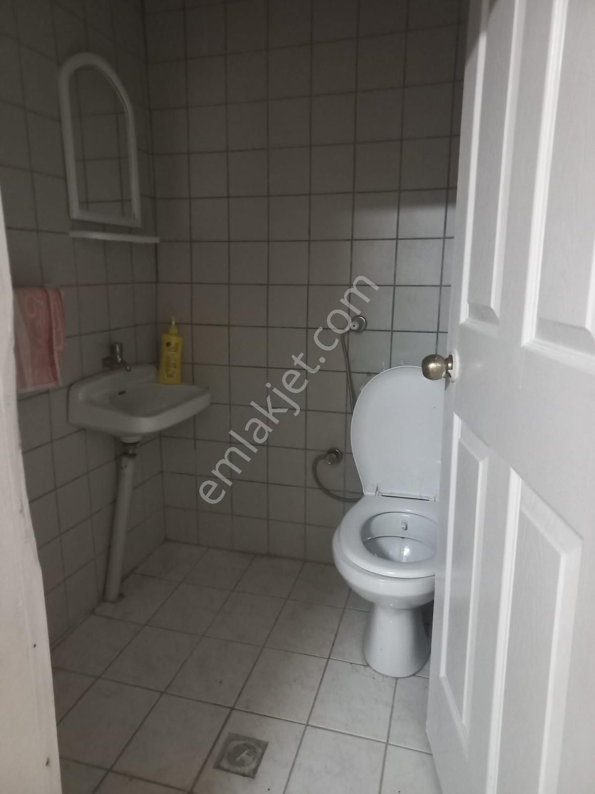 Ayvalık Merkez'de Deniz Manzaralı Bahçeli 2 Katlı Müstakil Kagir Ev - Görsel 15