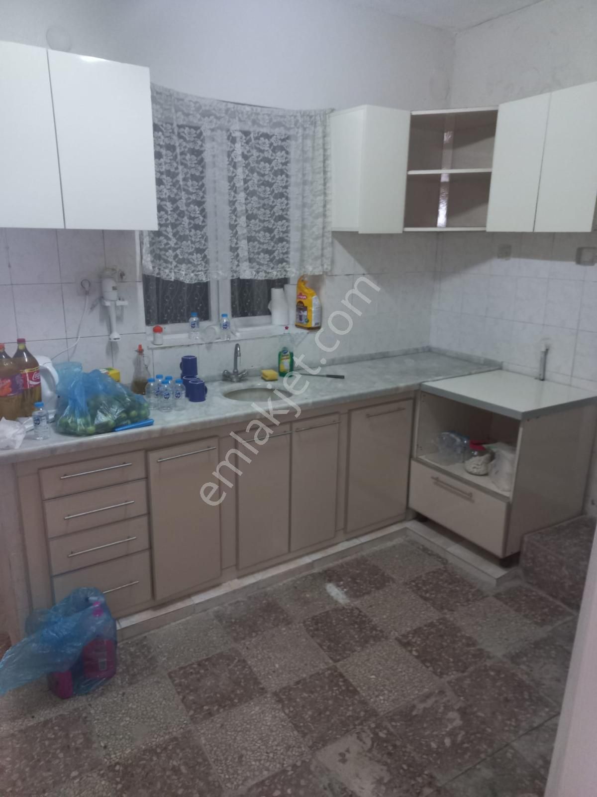 Ayvalık Merkez'de Deniz Manzaralı Bahçeli 2 Katlı Müstakil Kagir Ev - Görsel 12