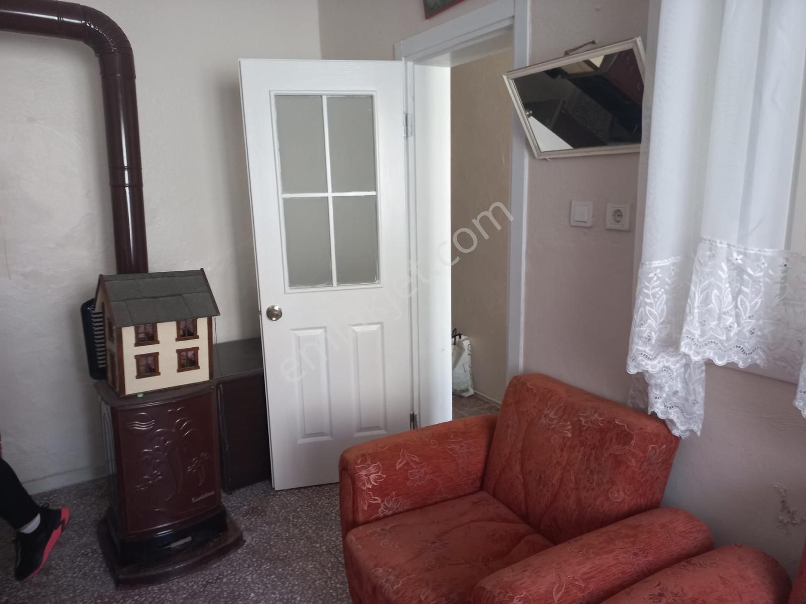 Ayvalık Merkez'de Deniz Manzaralı Bahçeli 2 Katlı Müstakil Kagir Ev - Görsel 5