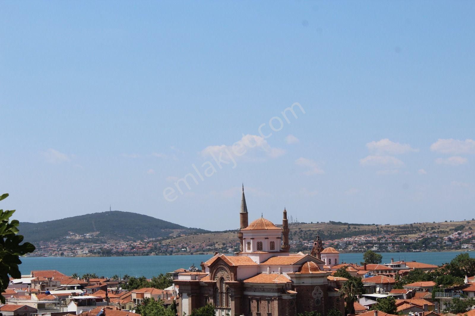 Ayvalık Merkez'de Deniz Manzaralı Bahçeli 2 Katlı Müstakil Kagir Ev - Görsel 2