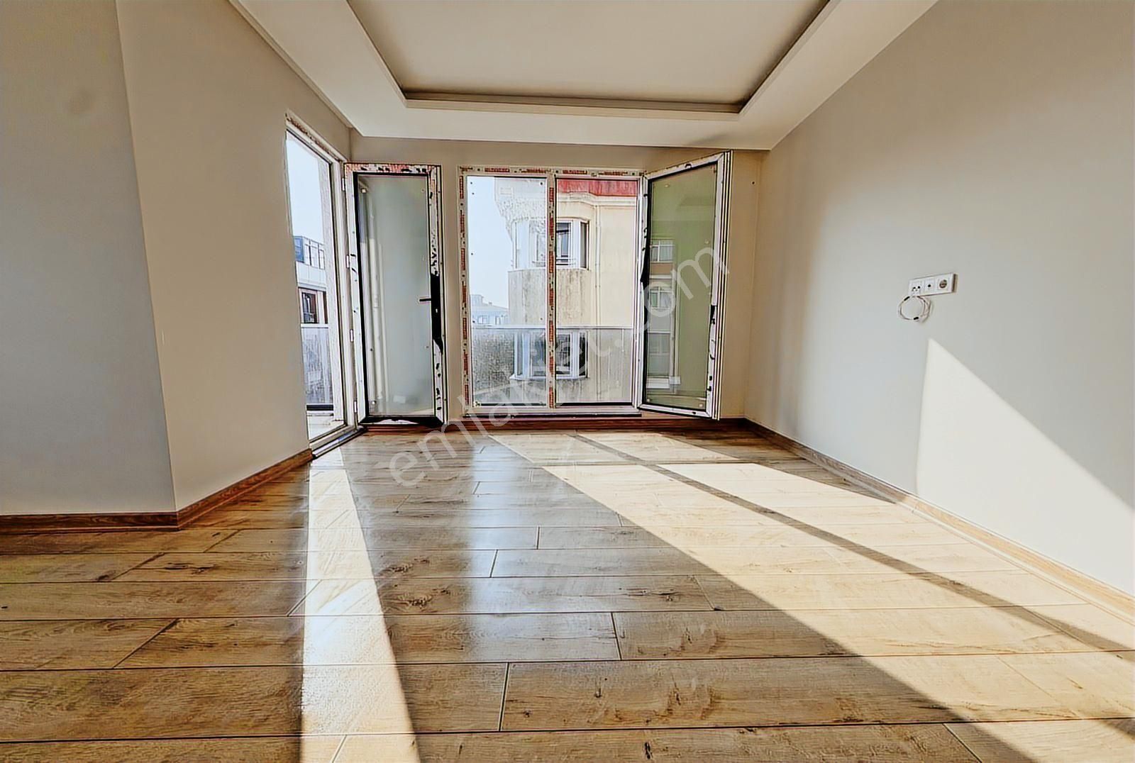 Avcılar Merkezde Sıfır 3+1 Kapalı Otoparklı Ara Kat Daire