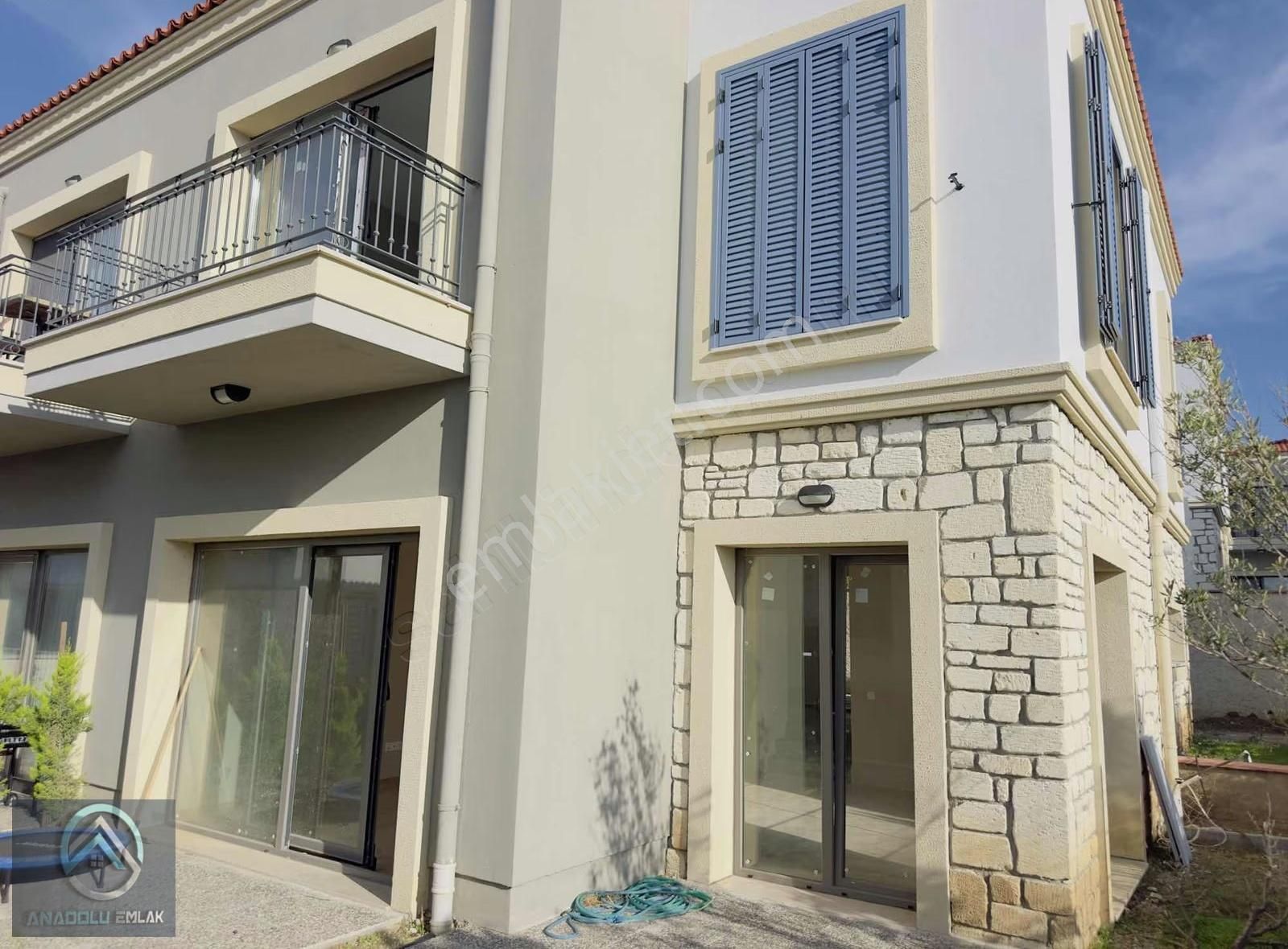 Çanakkale Çınarlıköyü Zeytinliköy Sitesinde 3+1 Kiralık Villa