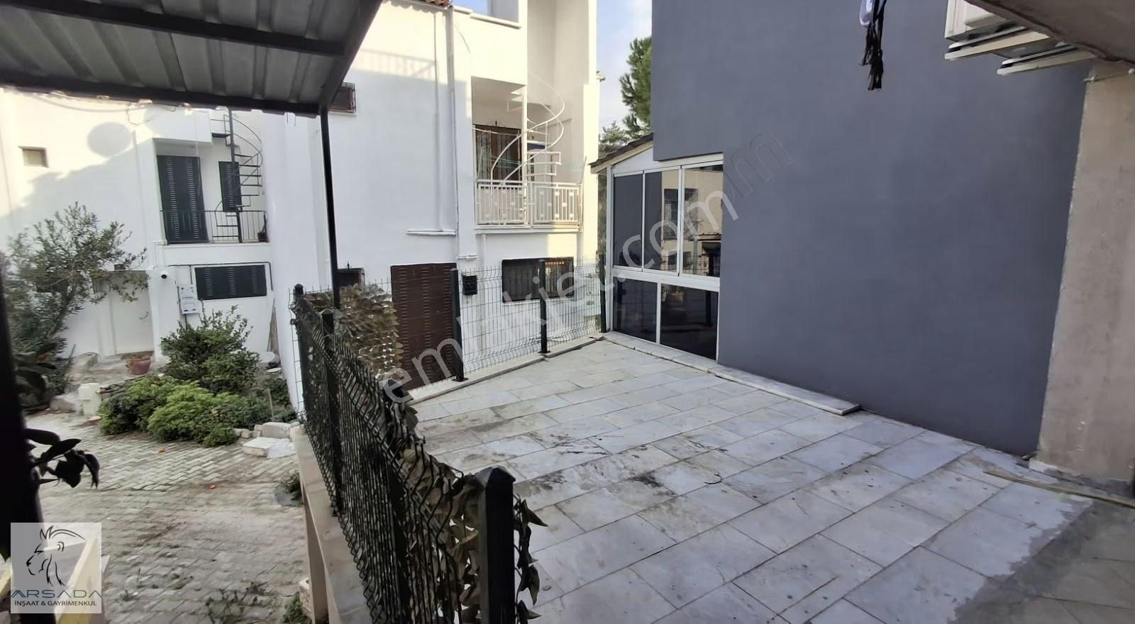 Kuşadası Marinaya Yürüme Mesafesinde 2+1 Bahçeli - Görsel 9