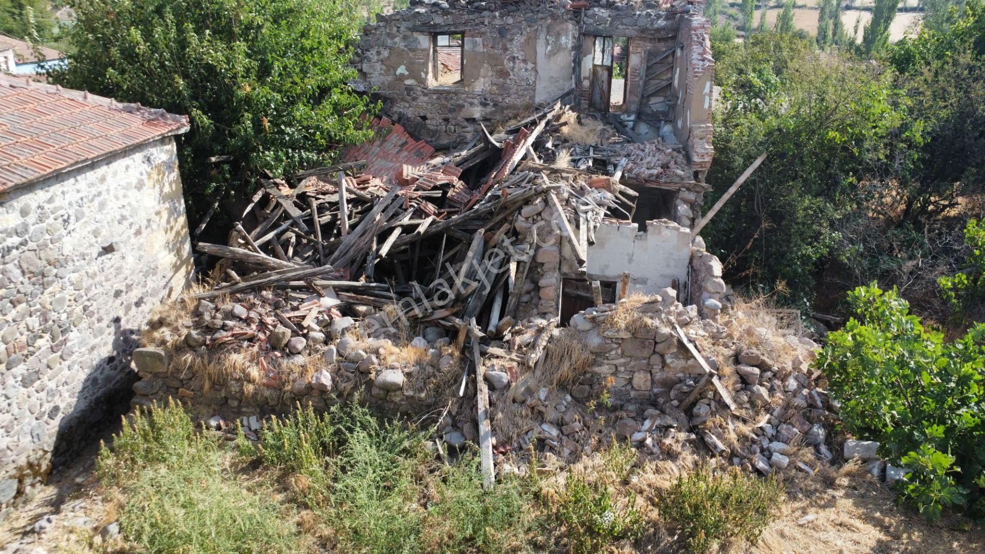 Ezine Bahçeli Köyünde İmarlı 226 M2 Arsa Han Emlak Otomotiv'den - Görsel 27