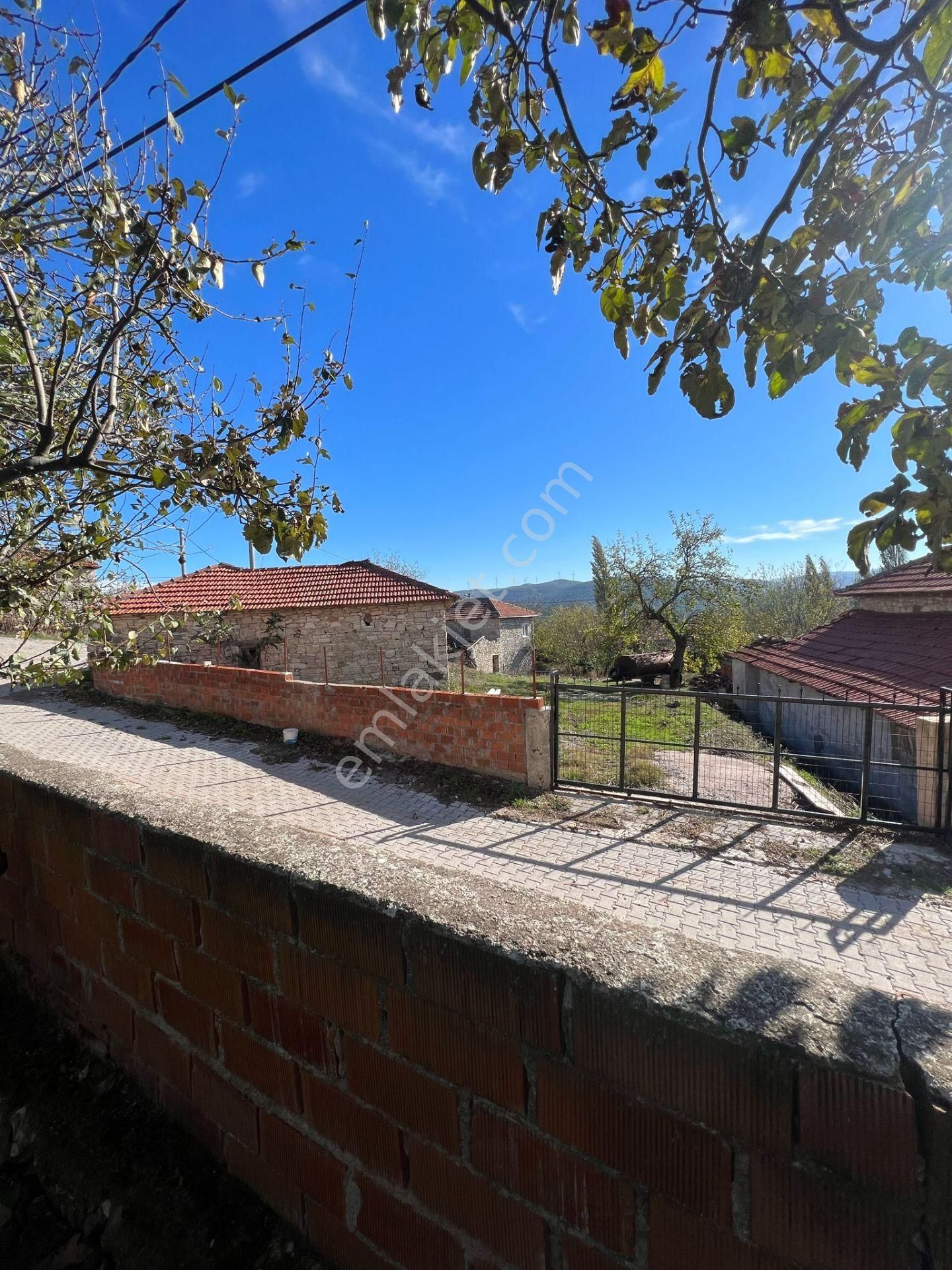 376m2 Arsa İçinde İmarlı Köyiçi Bahçeli Müstakil Ev Satılık - Görsel 3