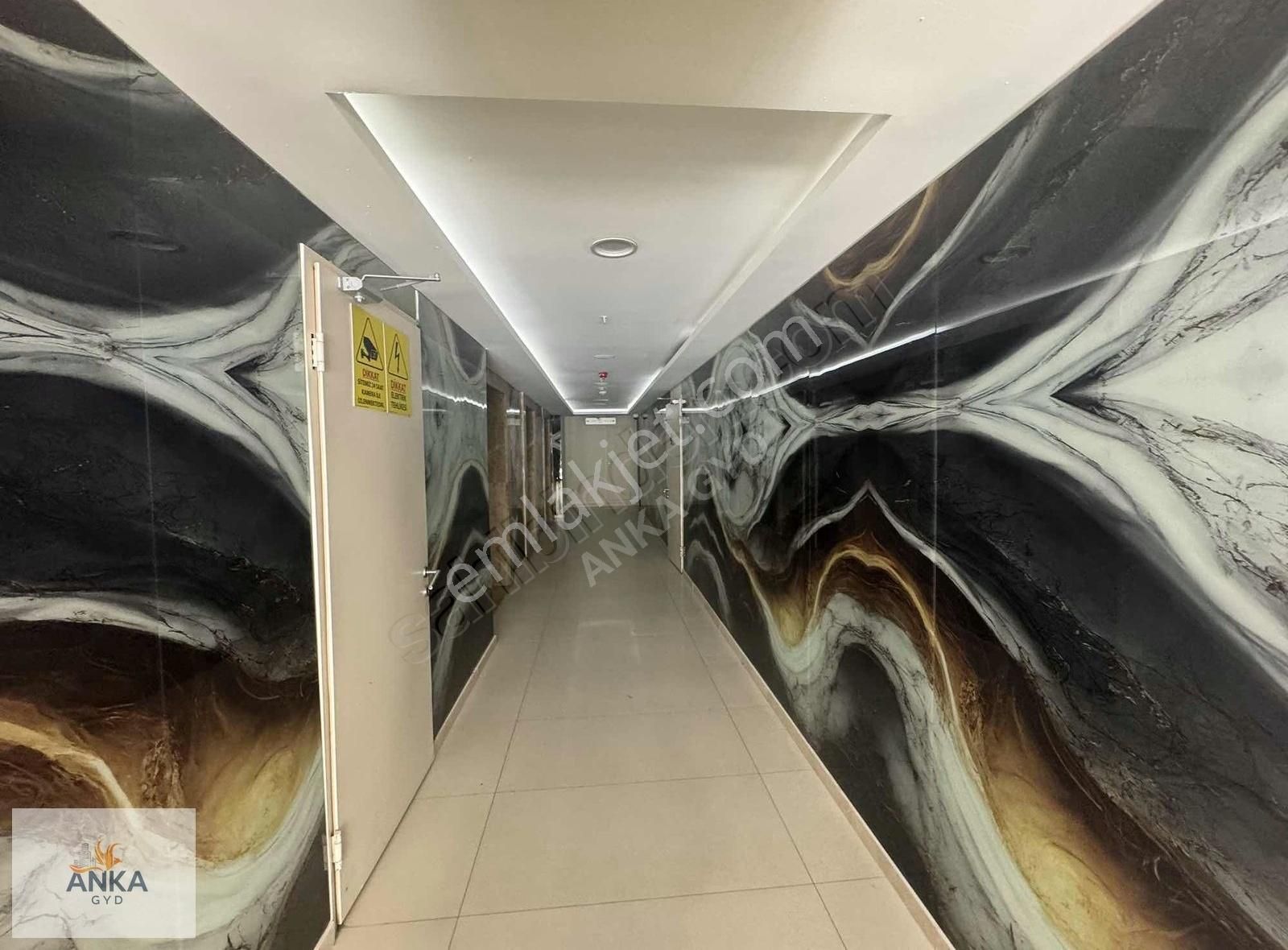 Viaport Venezia'da Şhr Mnz Kare Salon Boş Satılık 1+1 Daire - Görsel 2