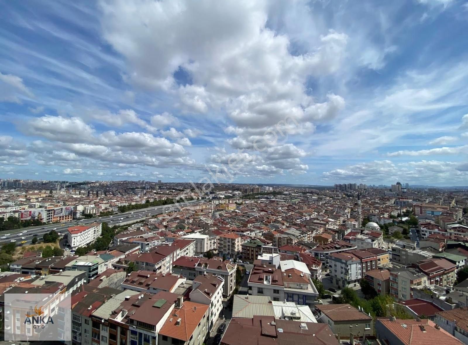 Venezia'da Şehir Mnz Kullanıma Hazır Boş Kiralık 1+1 Daire