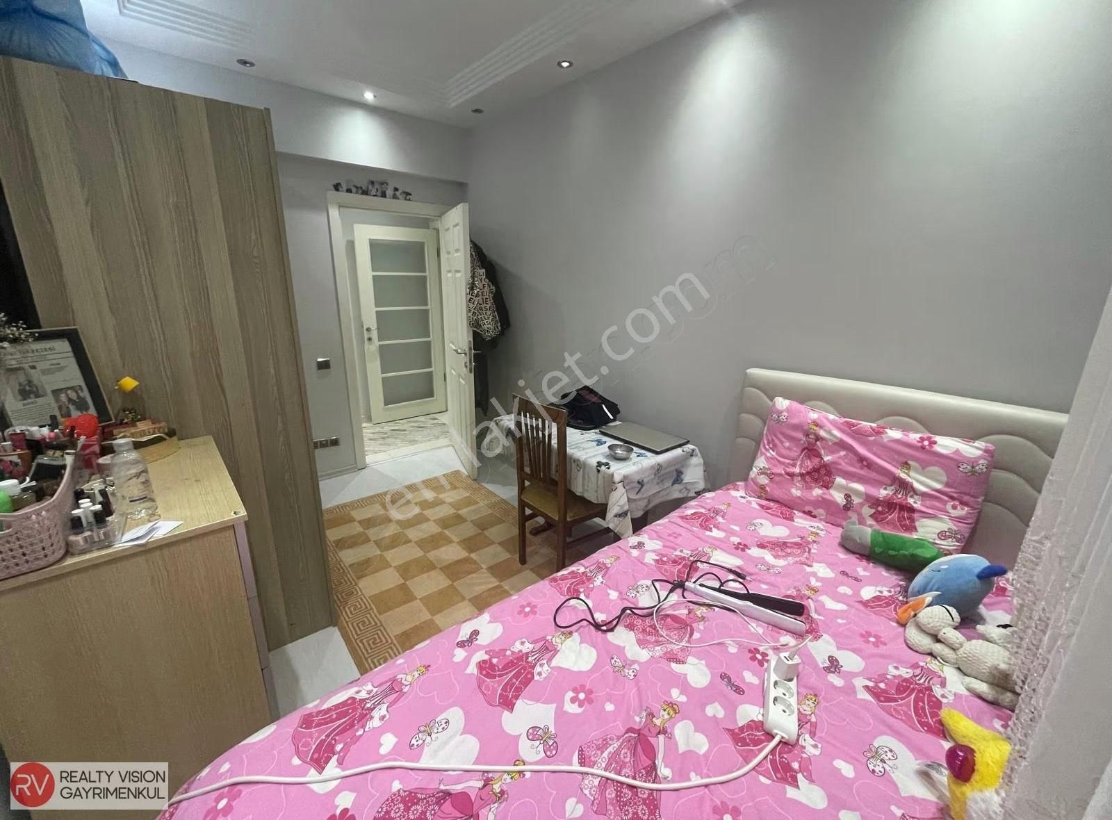 Rv Dan Kartal Petrol İş Mahallesi Sümer Evleri 4+1 Ara Kat Daire - Görsel 3