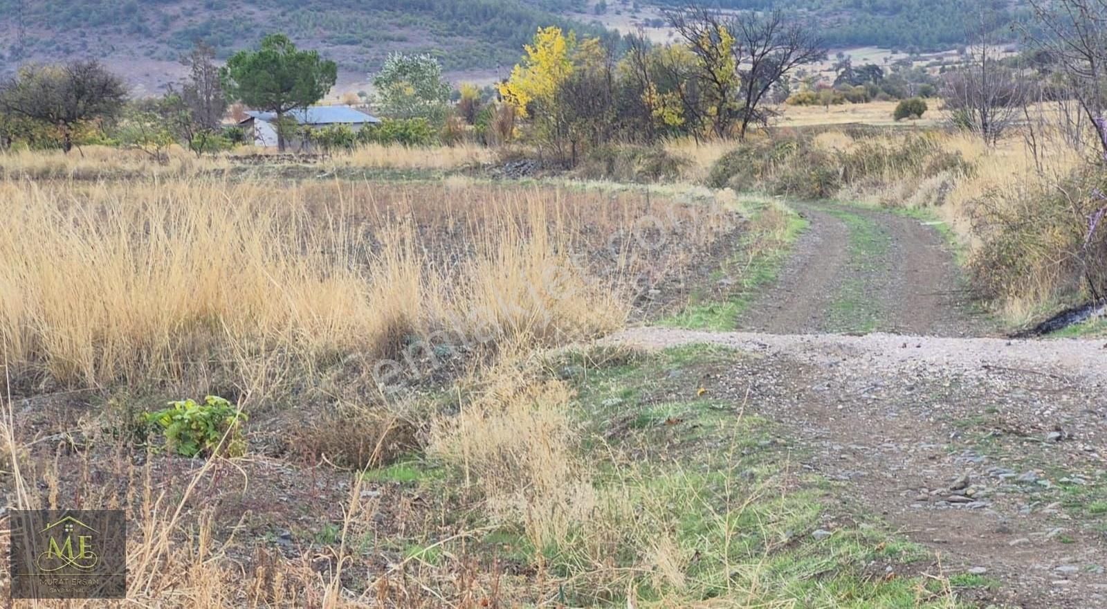 Yolusuyu Var Salda Gölüne Yakın. Yerleşim Yakın Yapı Yapılabilir