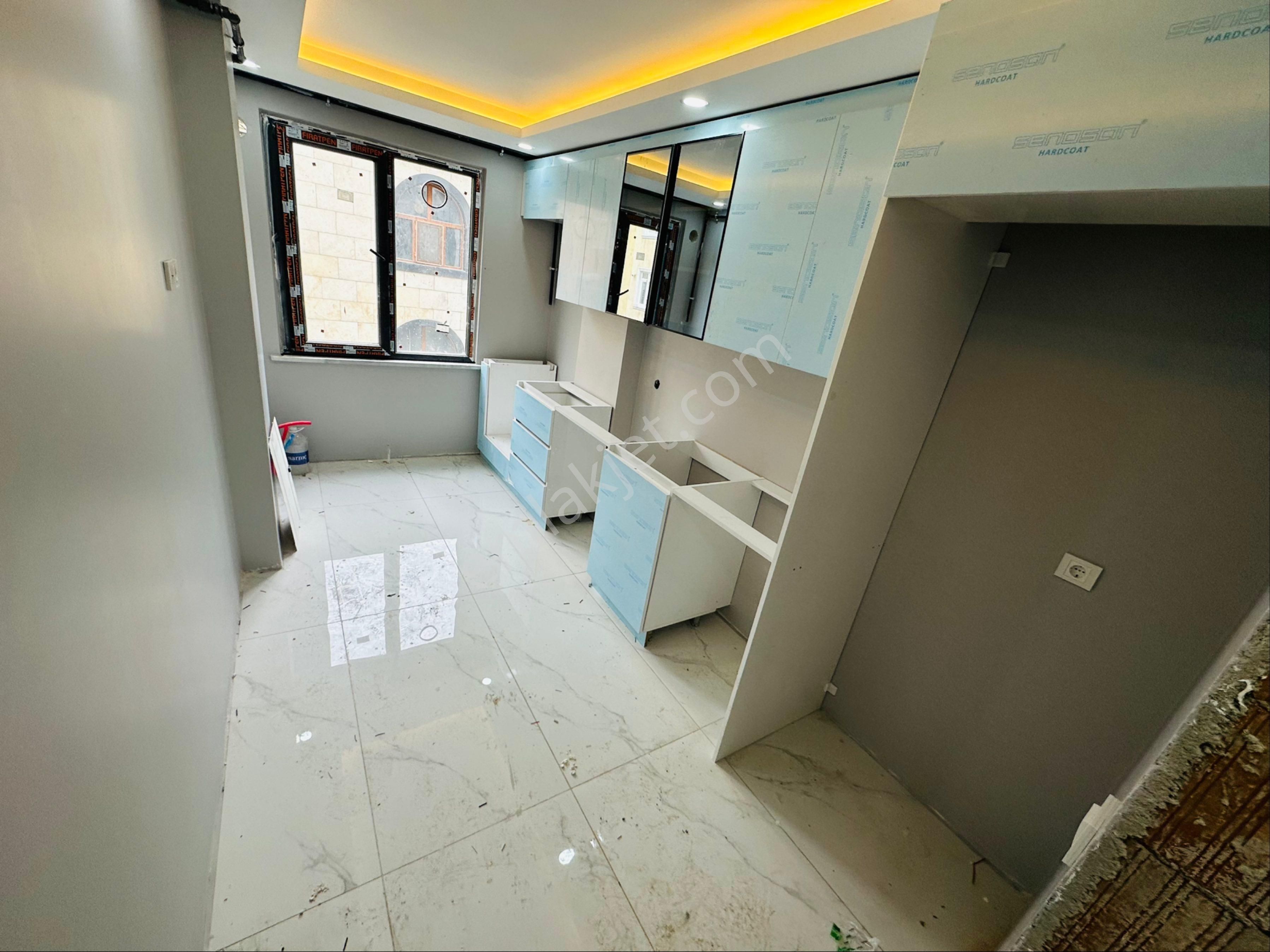 İsmetpaşa Mah'de Caddeye Yakın 3+1 130m2 Sıfır Köşe Başı Ara Kat Ddaire - Görsel 10