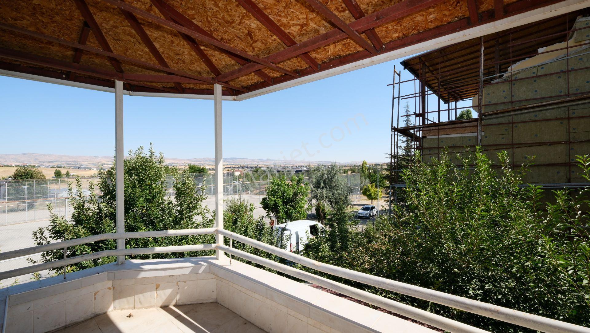 Gölbaşı Gökkuşağı Sitesinde Satılık Triplex Köşe Villa - Görsel 27