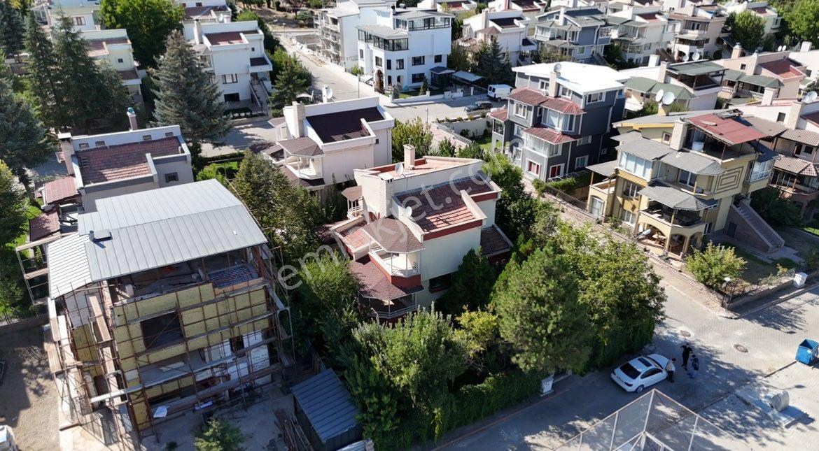 Gölbaşı Gökkuşağı Sitesinde Satılık Triplex Köşe Villa - Görsel 30