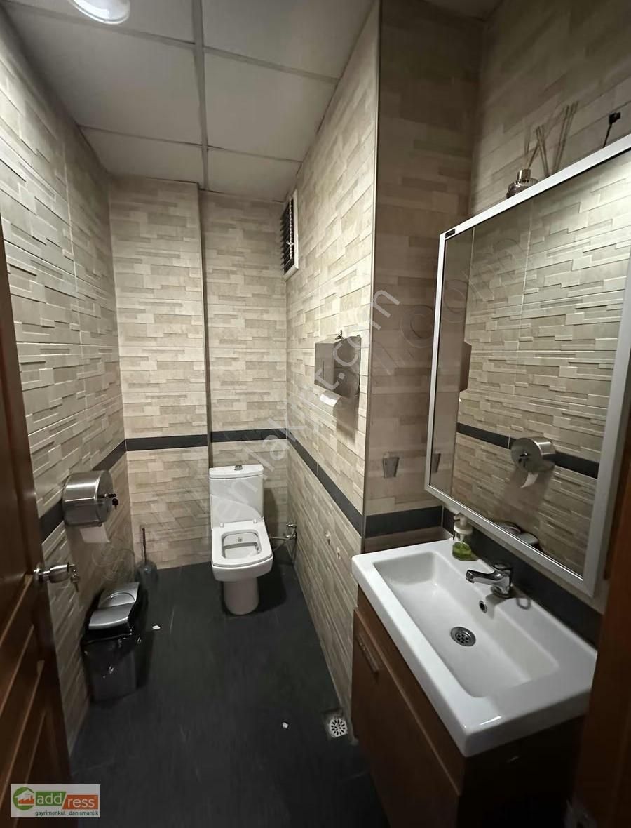 İkitelli Osb De 110 M2 Yapılı Hazır Ofis