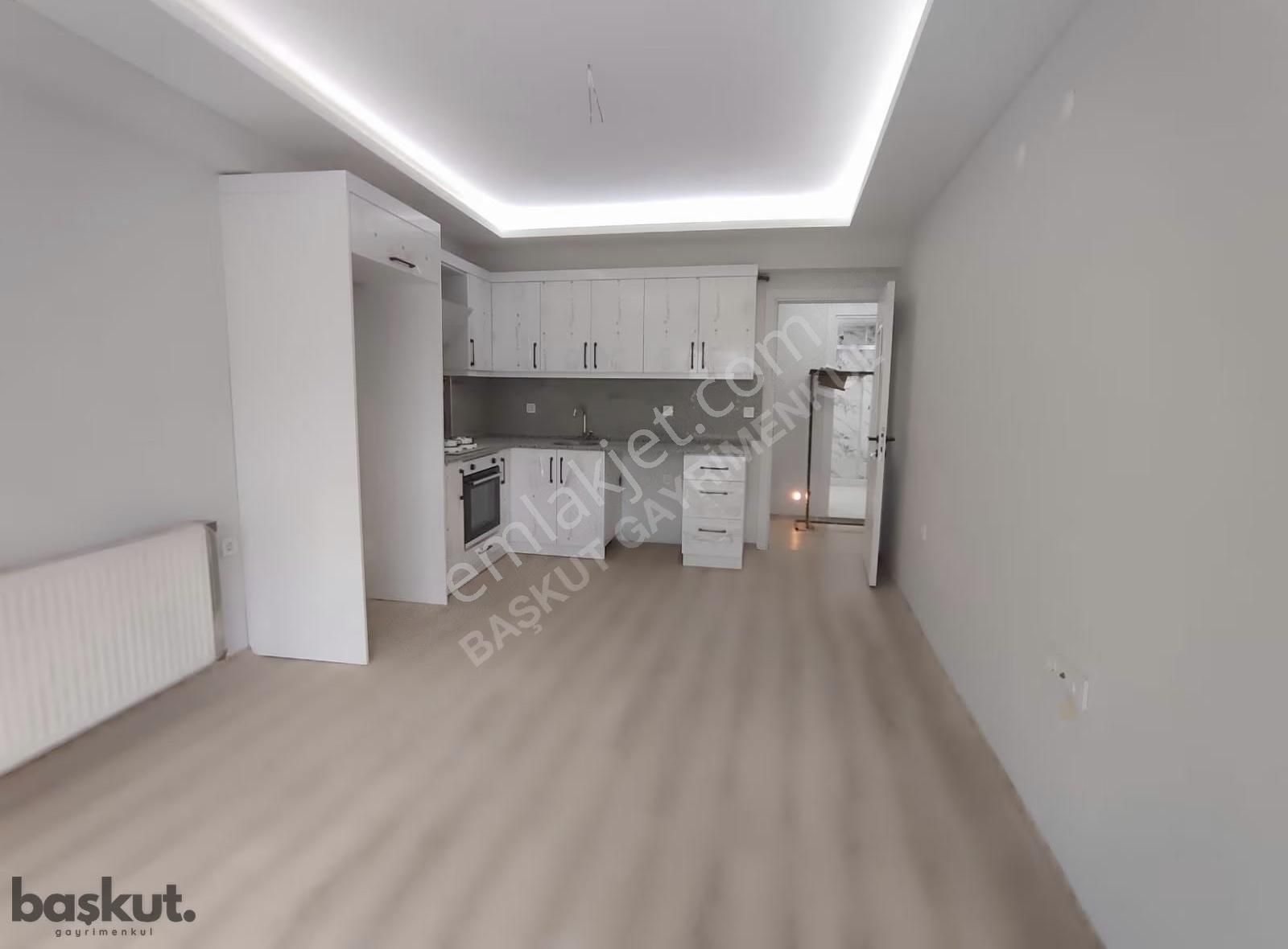 Başkut Emlak' Tan Örnekköy Mah.de 2+1 Kiralık Daire