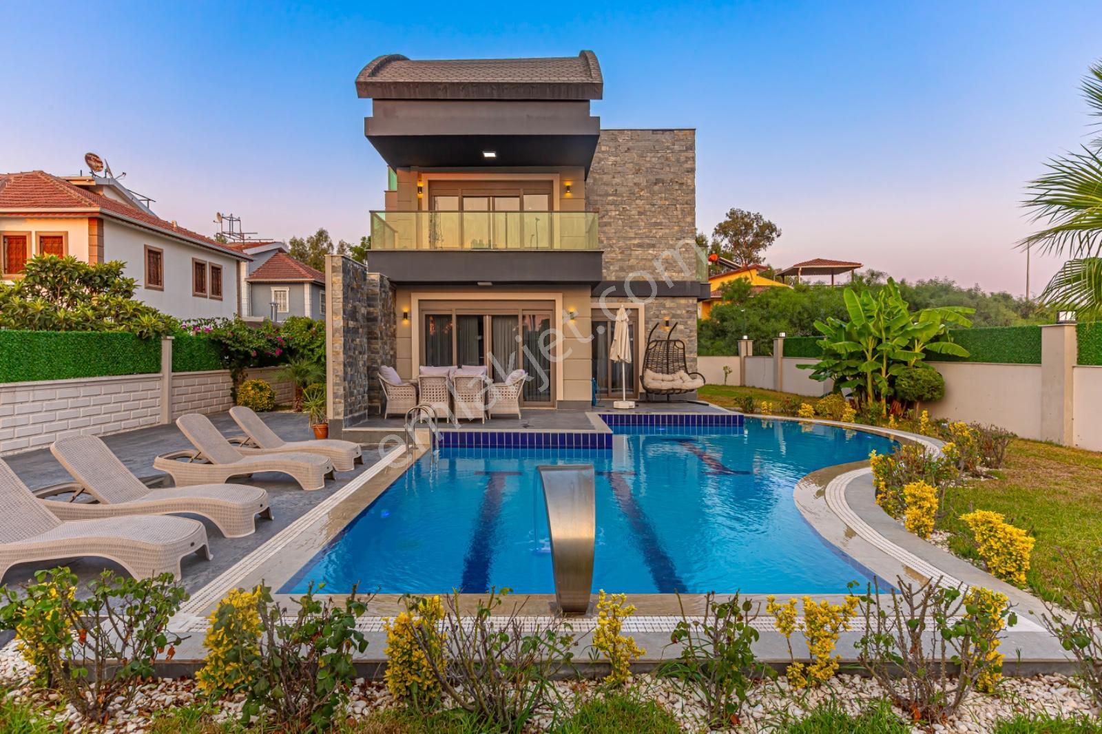 Yeni Acil Satılık Müstakil Villa The Land Of Legends Karşısı Fırsat Kelepir