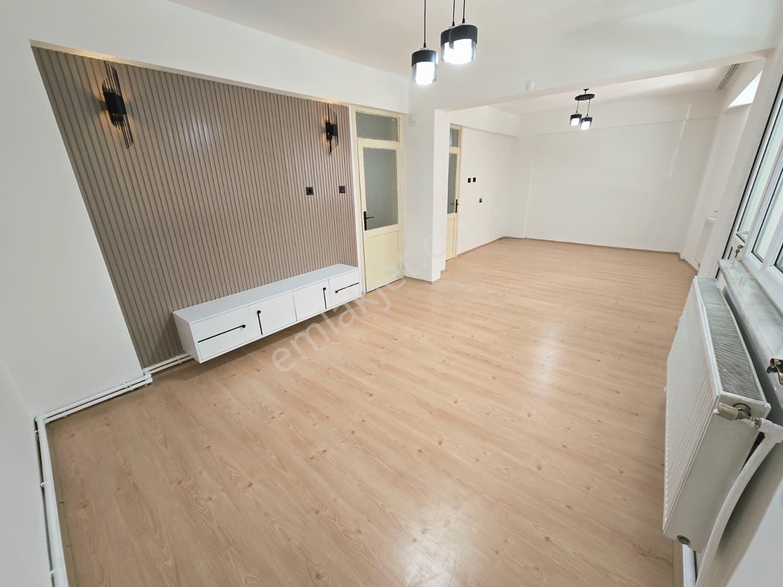 Ender Uysal Gayrimenkulden Çınara Yakın 3+1 İçi Yenilenmiş 175 M2 Satılk Daire.. - Görsel 9