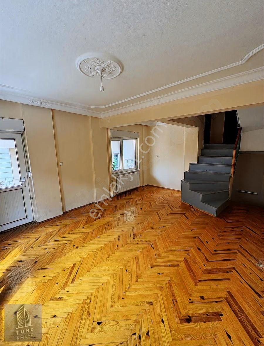 Yürüyüş Yolunda Kiralık Bahçeli 250m2 Villa - Görsel 23