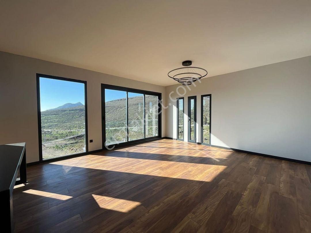 Akyalar, Bağla Koyu Deniz Manzaralı Tam Müstakil Satılık Villa - Görsel 3