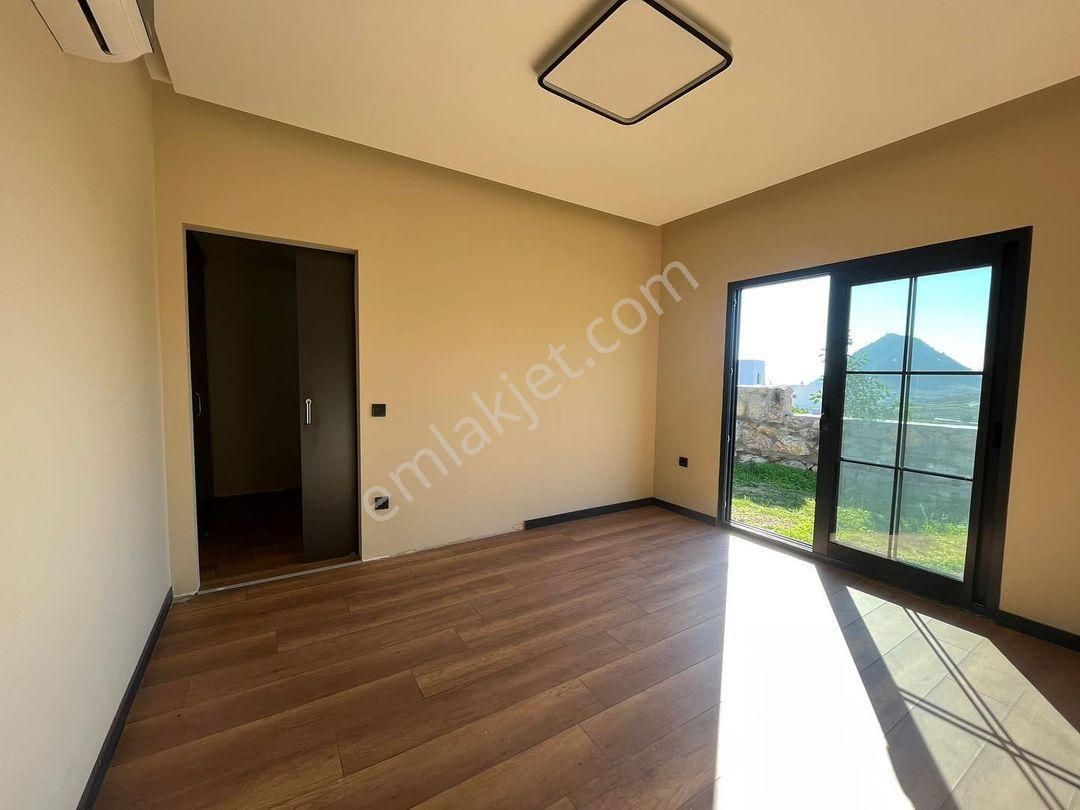 Akyalar, Bağla Koyu Deniz Manzaralı Tam Müstakil Satılık Villa - Görsel 7