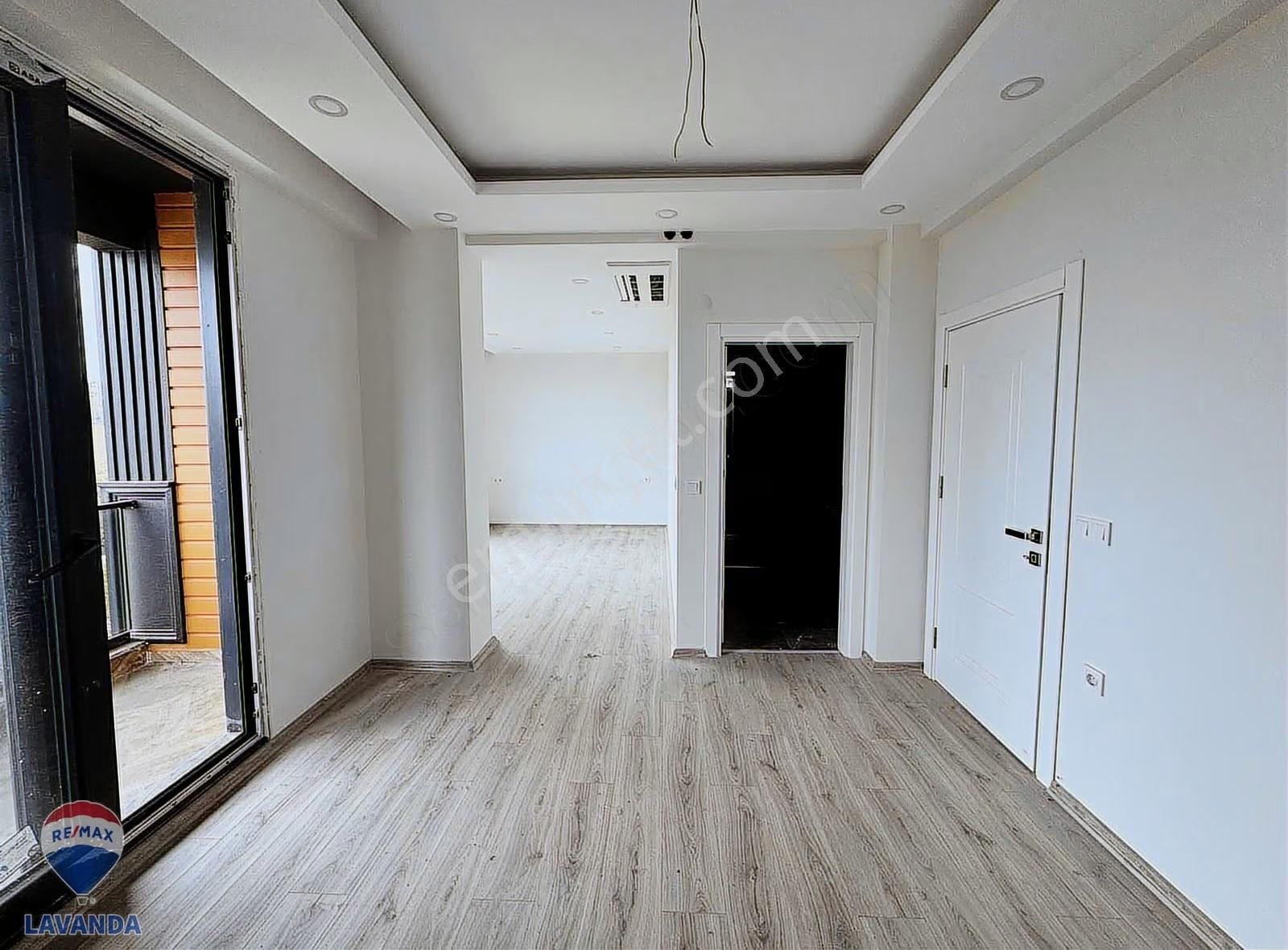 Atatürk Mahallesinde Havuzlu, Müstakil Ve Deniz Manzaralı Villa - Görsel 9