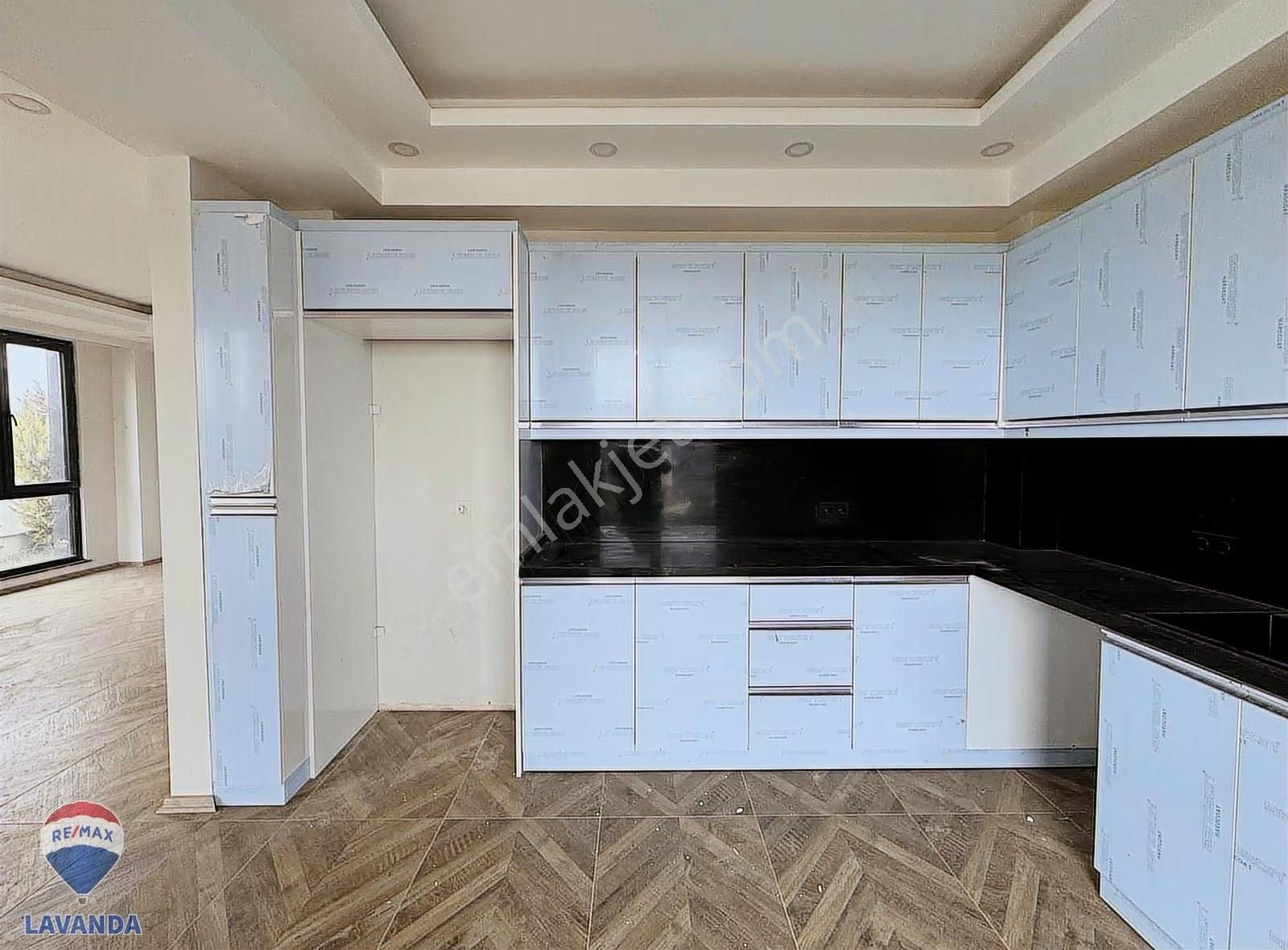 Atatürk Mahallesinde Havuzlu, Müstakil Ve Deniz Manzaralı Villa - Görsel 10