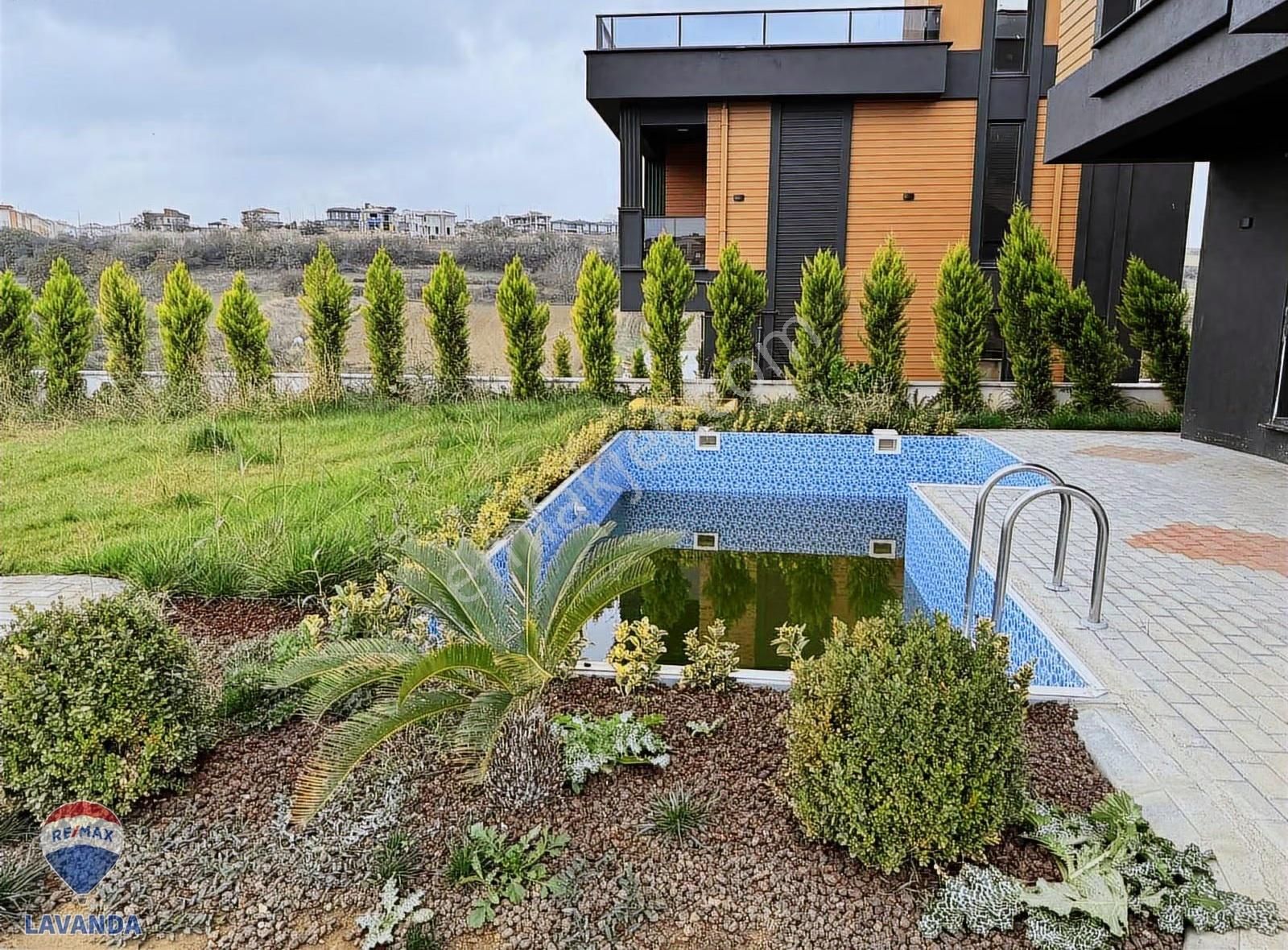 Atatürk Mahallesinde Havuzlu, Müstakil Ve Deniz Manzaralı Villa - Görsel 28