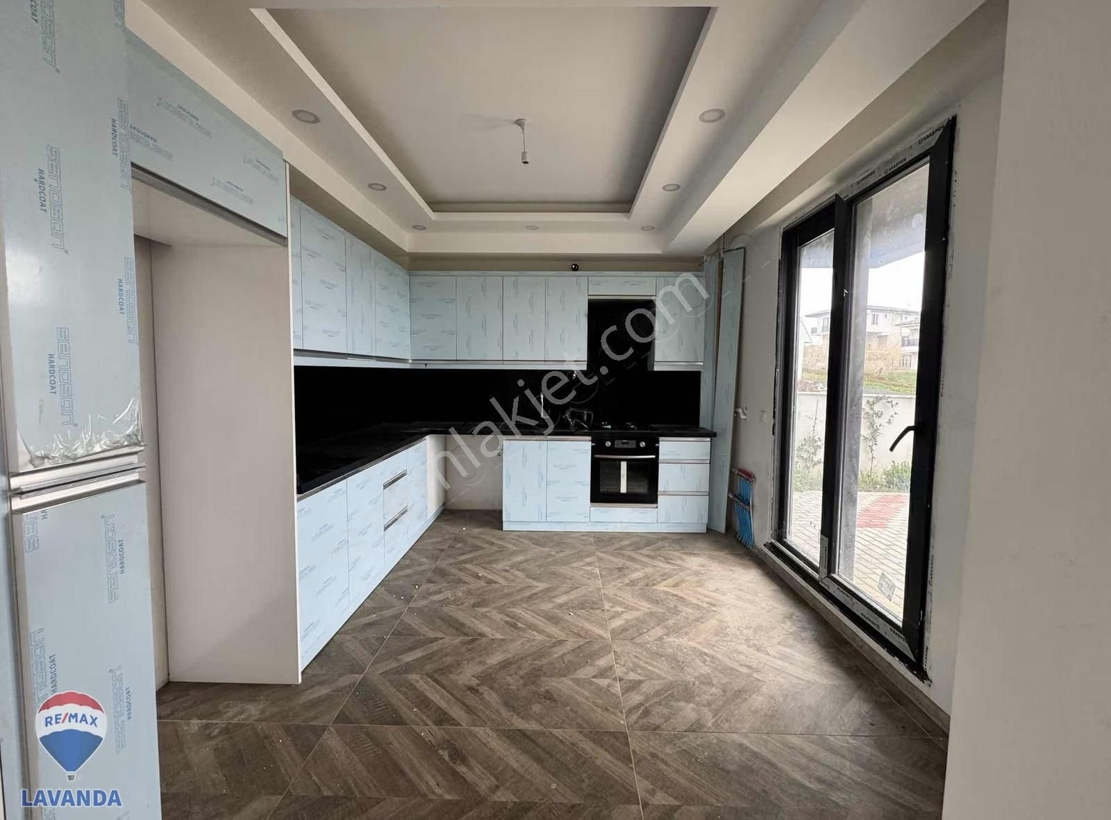 Atatürk Mahallesinde Havuzlu, Müstakil Ve Deniz Manzaralı Villa - Görsel 11