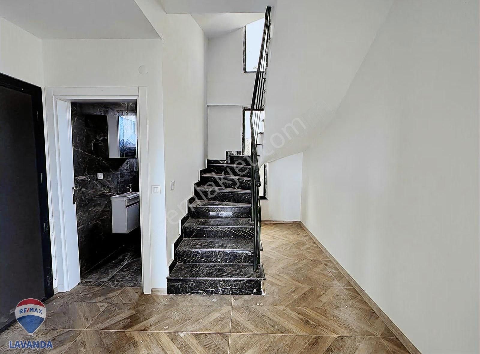 Atatürk Mahallesinde Havuzlu, Müstakil Ve Deniz Manzaralı Villa - Görsel 26