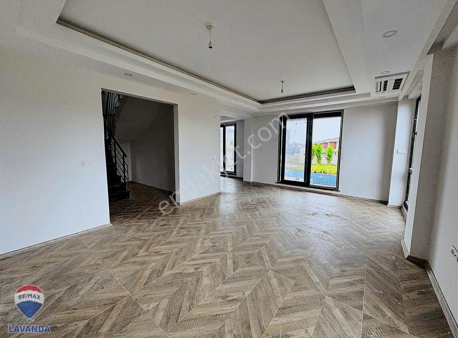 Atatürk Mahallesinde Havuzlu, Müstakil Ve Deniz Manzaralı Villa - Görsel 19