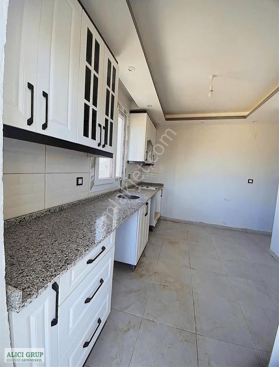 3 Katlının 2.katı,yeni Yapı Her Kat İki Daire 3+1 Kapalı Mutfak - Görsel 8