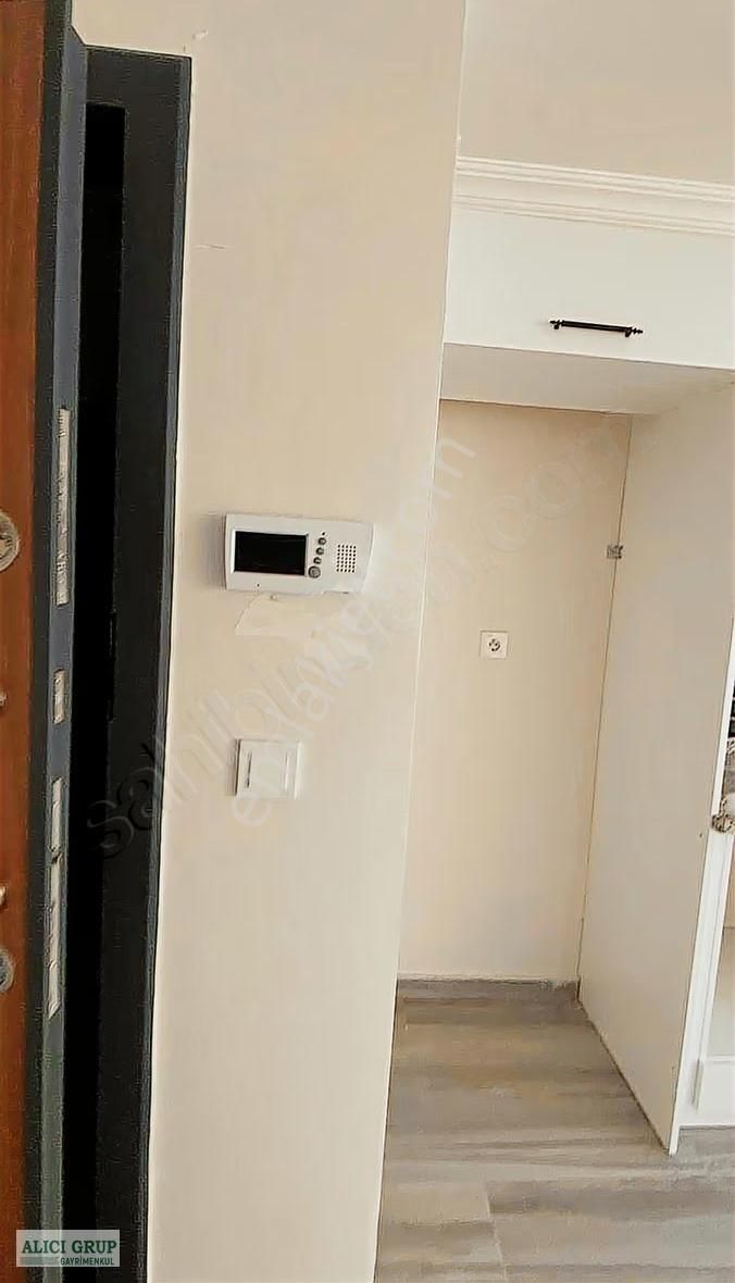 1+1 Satılık Btu Yanı Cadde Üzerinde,iskanlı- Hasarsız - Görsel 16