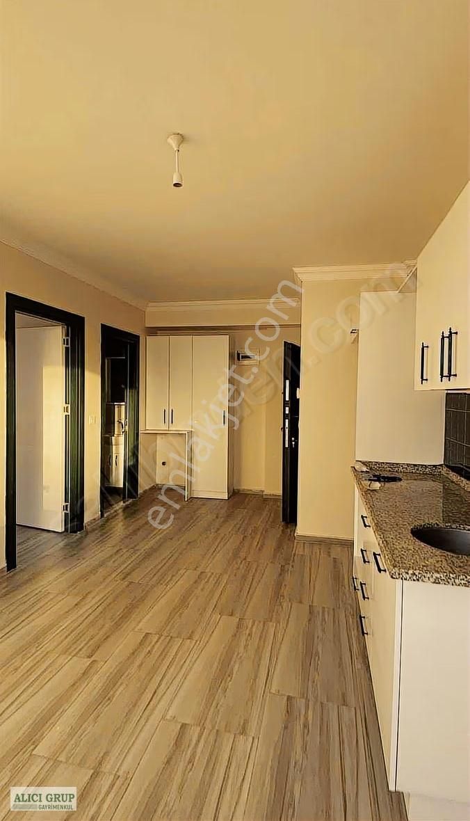 1+1 Satılık Btu Yanı Cadde Üzerinde,iskanlı- Hasarsız - Görsel 14