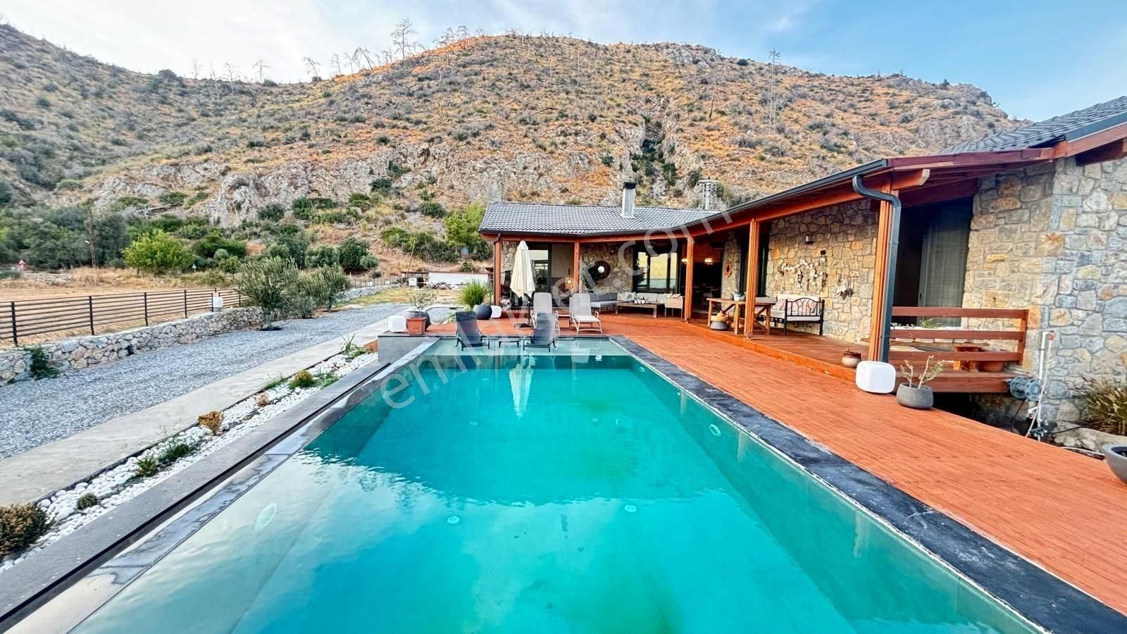 Çökertme Sahilinde Tam Müstakil 3+1 Özel Havuzlu Taş Villa Ve Arsası - Görsel 33