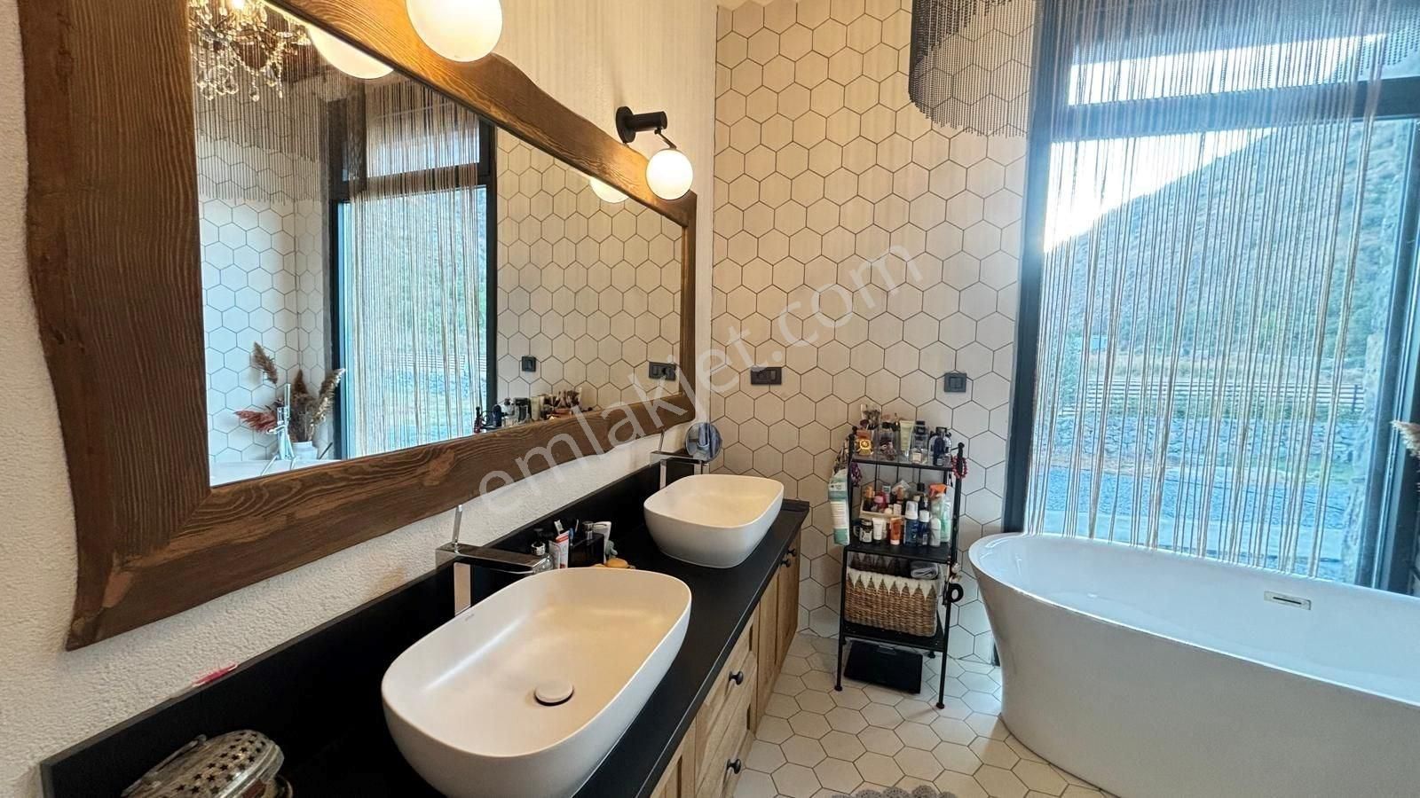 Çökertme Sahilinde Tam Müstakil 3+1 Özel Havuzlu Taş Villa Ve Arsası - Görsel 17