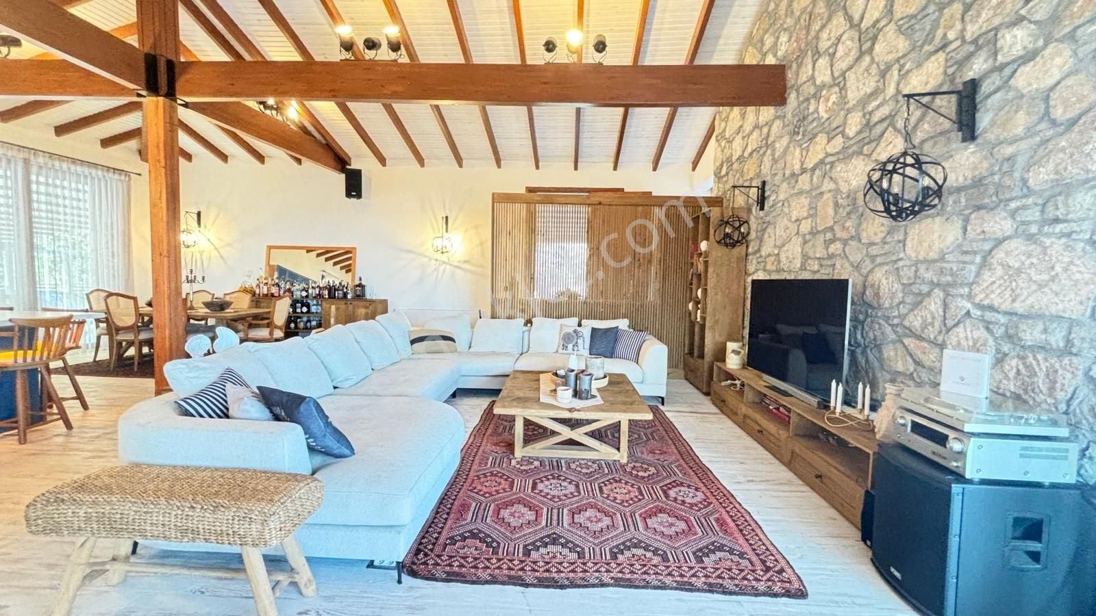 Çökertme Sahilinde Tam Müstakil 3+1 Özel Havuzlu Taş Villa Ve Arsası - Görsel 4