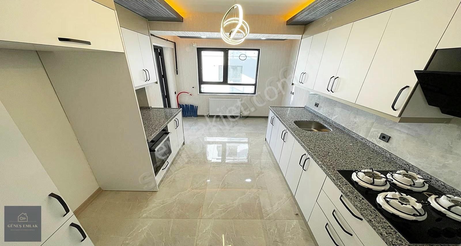 Okullar Bölgesinde 2 Bloklu Sitede Her Katta Ve Cephede Satılık - Görsel 26