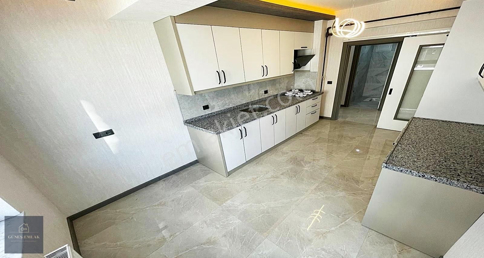 Okullar Bölgesinde 2 Bloklu Sitede Her Katta Ve Cephede Satılık - Görsel 4