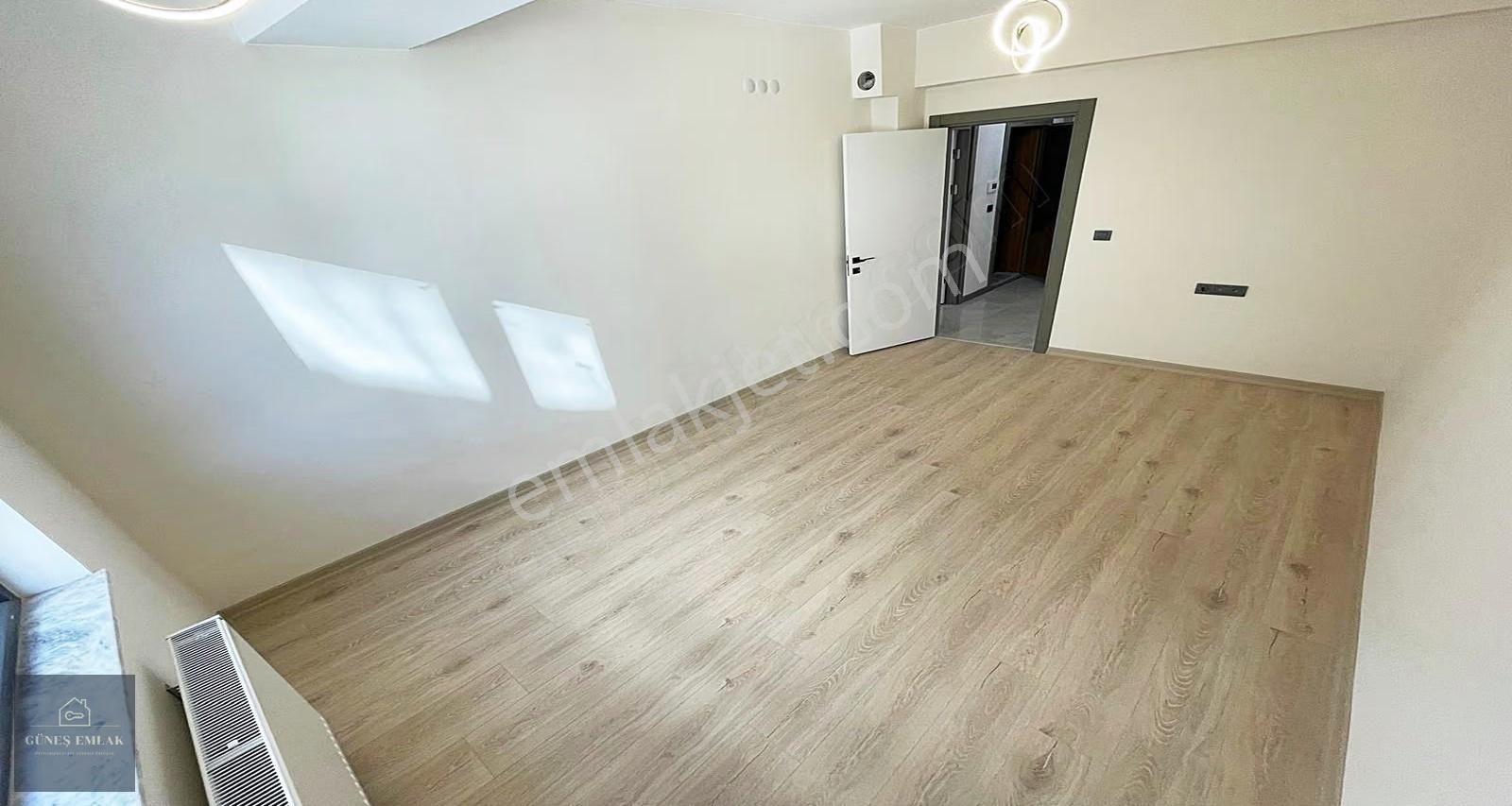 Okullar Bölgesinde 2 Bloklu Sitede Her Katta Ve Cephede Satılık - Görsel 24