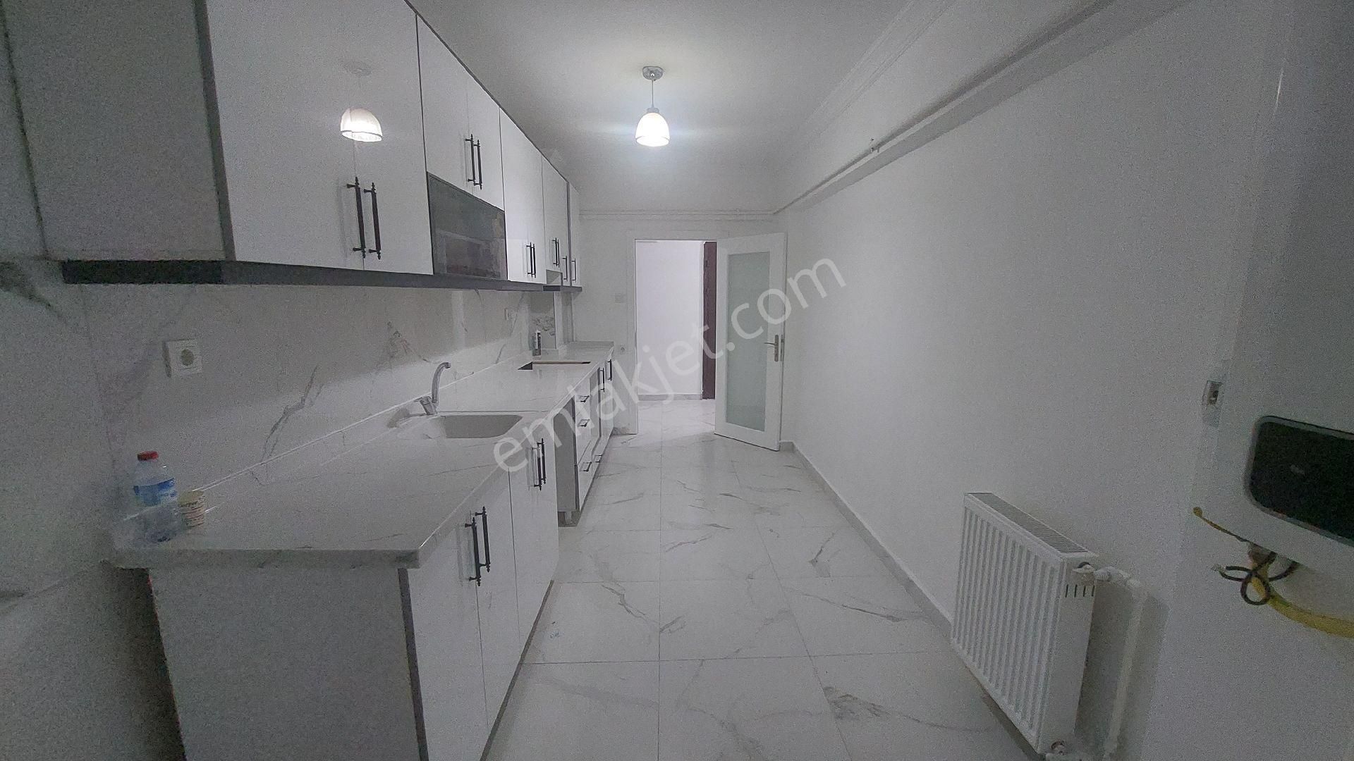 Yunusemre Cad. Ve Günsazak Cad.çok Yakın Full Yapılı 2+1 Kiralık - Görsel 4