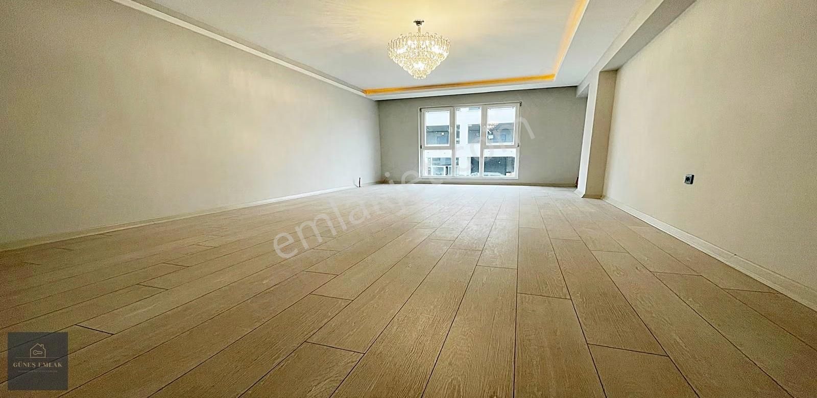 Yenikent Güneş Emlak Geniş M2 Ayaş-sincan Yoluna Yakın 3+1daire - Görsel 8